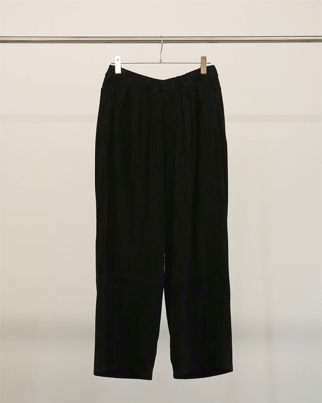 ANCELLM】 SUEDE WIDE TUCK SLACKS - BLACK