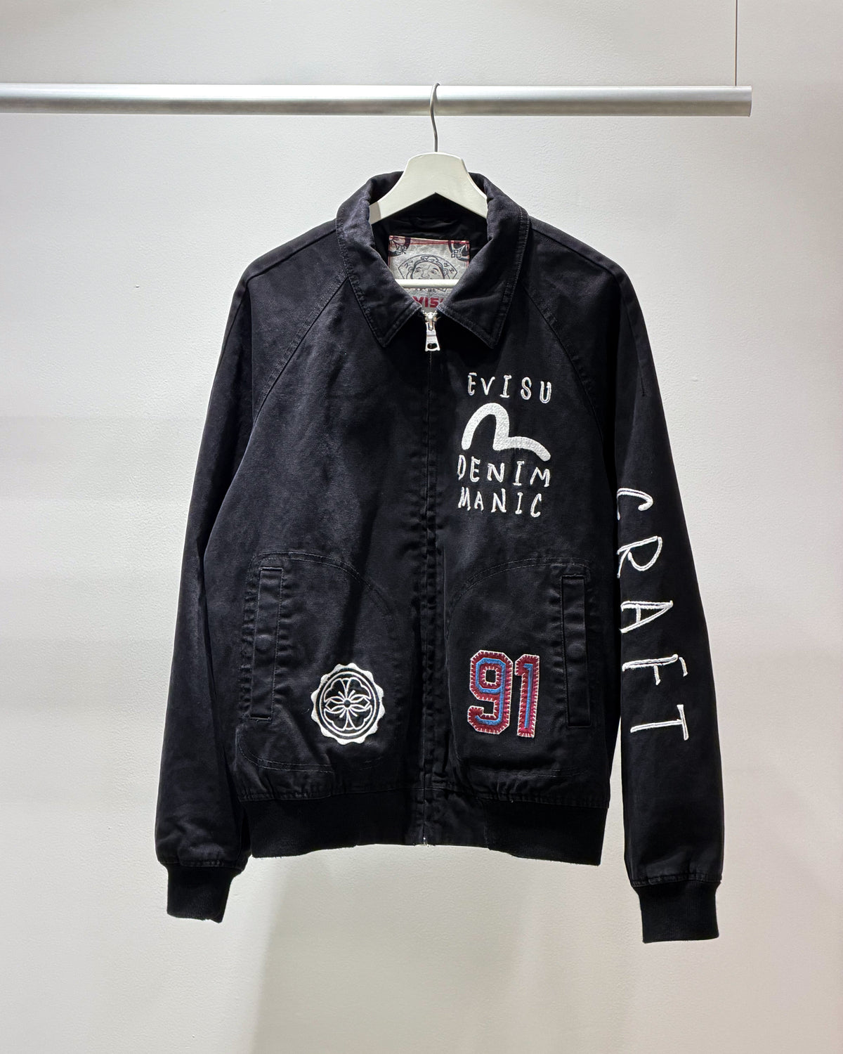 【EVISU】PATCH ZIP-UP BOMBER-RELAX FIT - BLACK