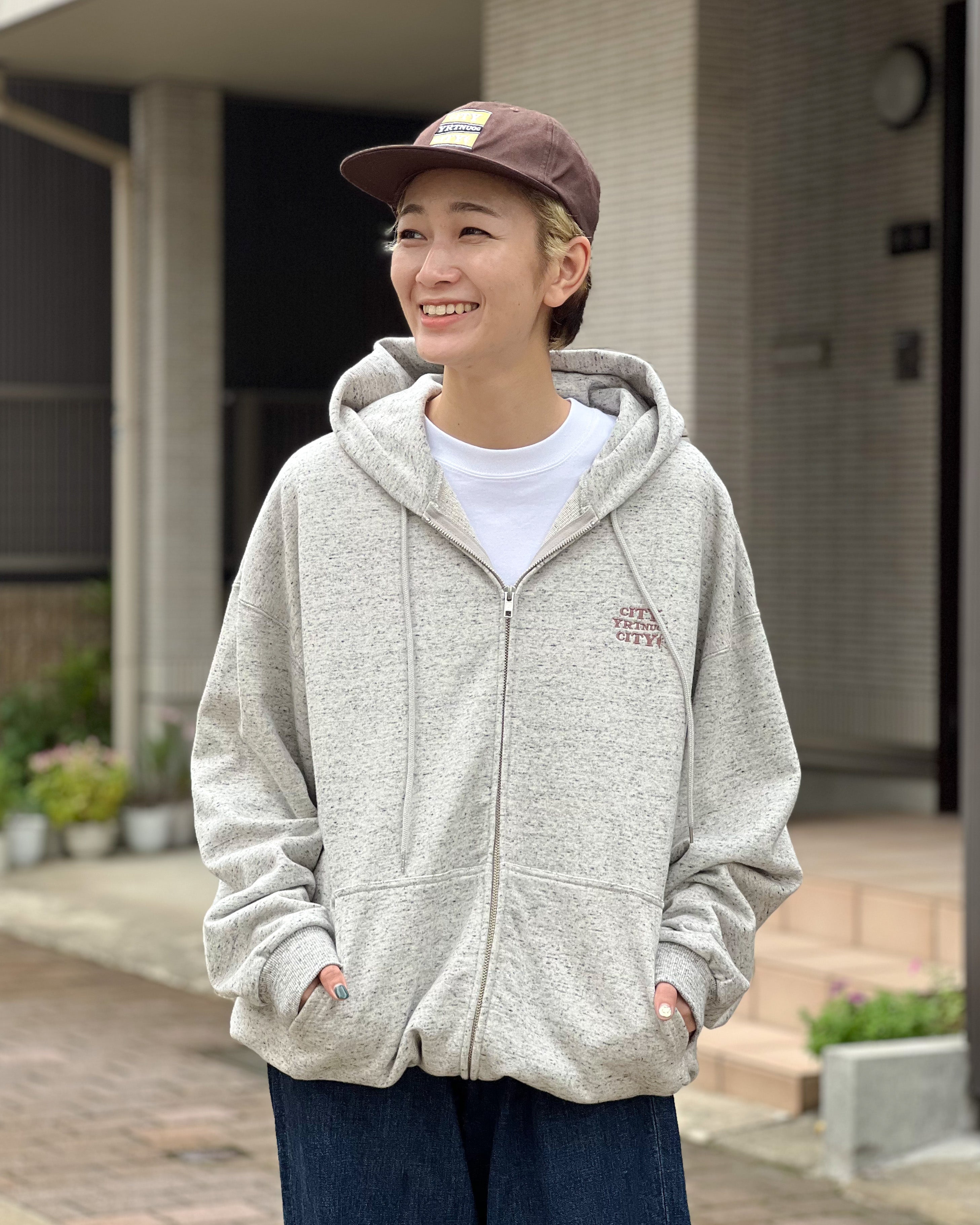 【CITY COUNTRY CITY】EMBROIDERED LOGO ZIP UP COTTON HOODIE - AH GREY