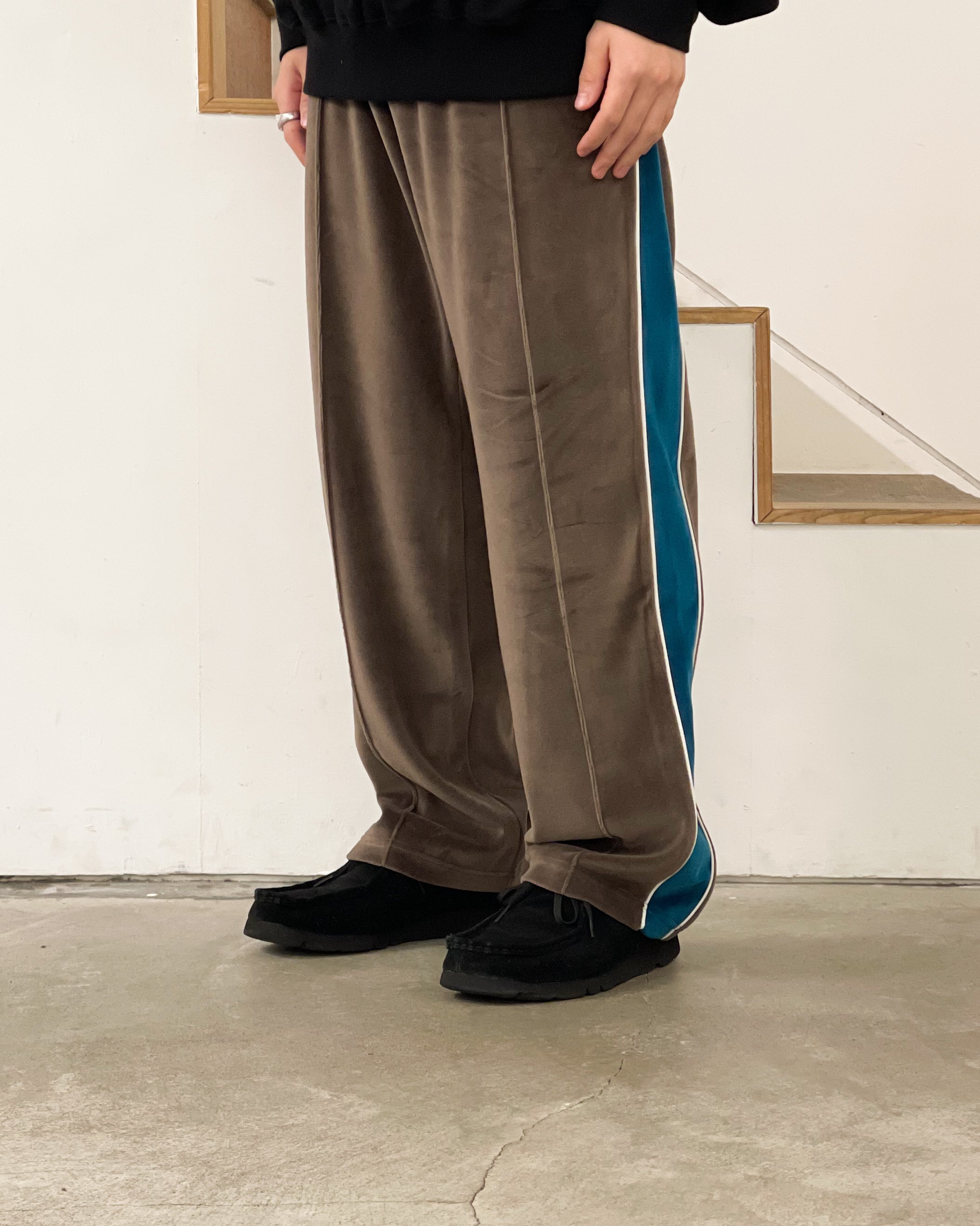 [THISISNEVERTHAT]VELOR TRACK PANT - BROWN