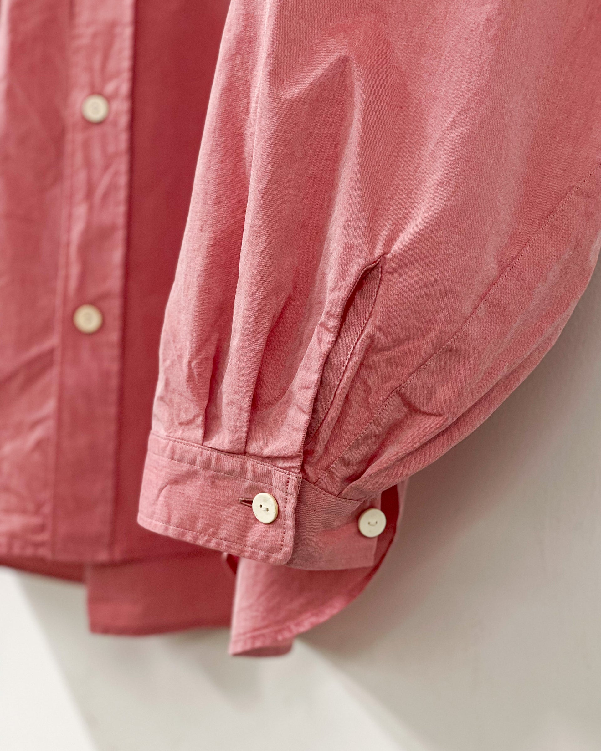 【REFOMED】WRIST PATCH WIDE SHIRT - RED