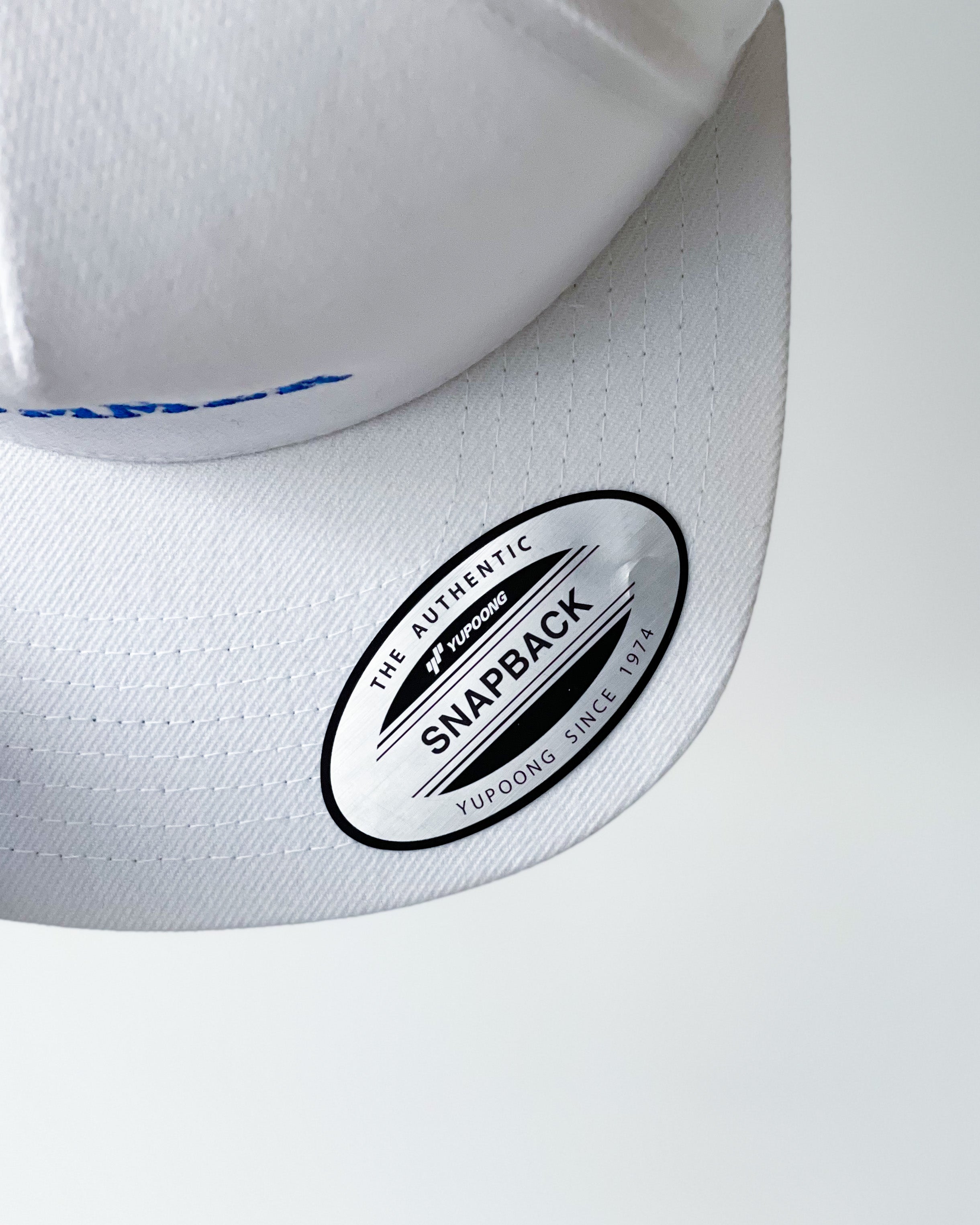 【BETTERᵀᴹ GIFT SHOP】”BOYS OF BETTER” SNAPBACK CAP - WHITE
