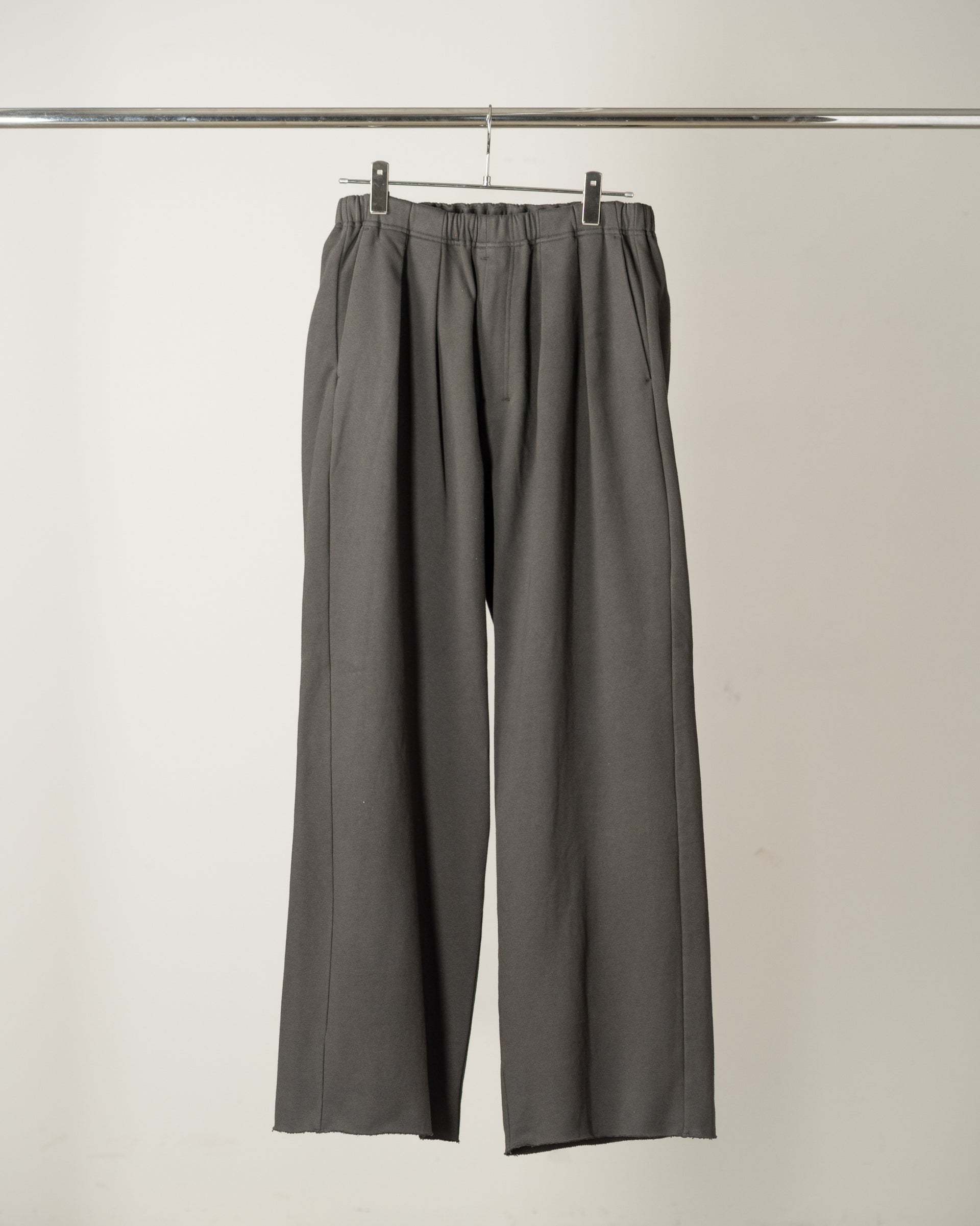 【ANCELLM】SWEAT SLACKS - CHARCOAL