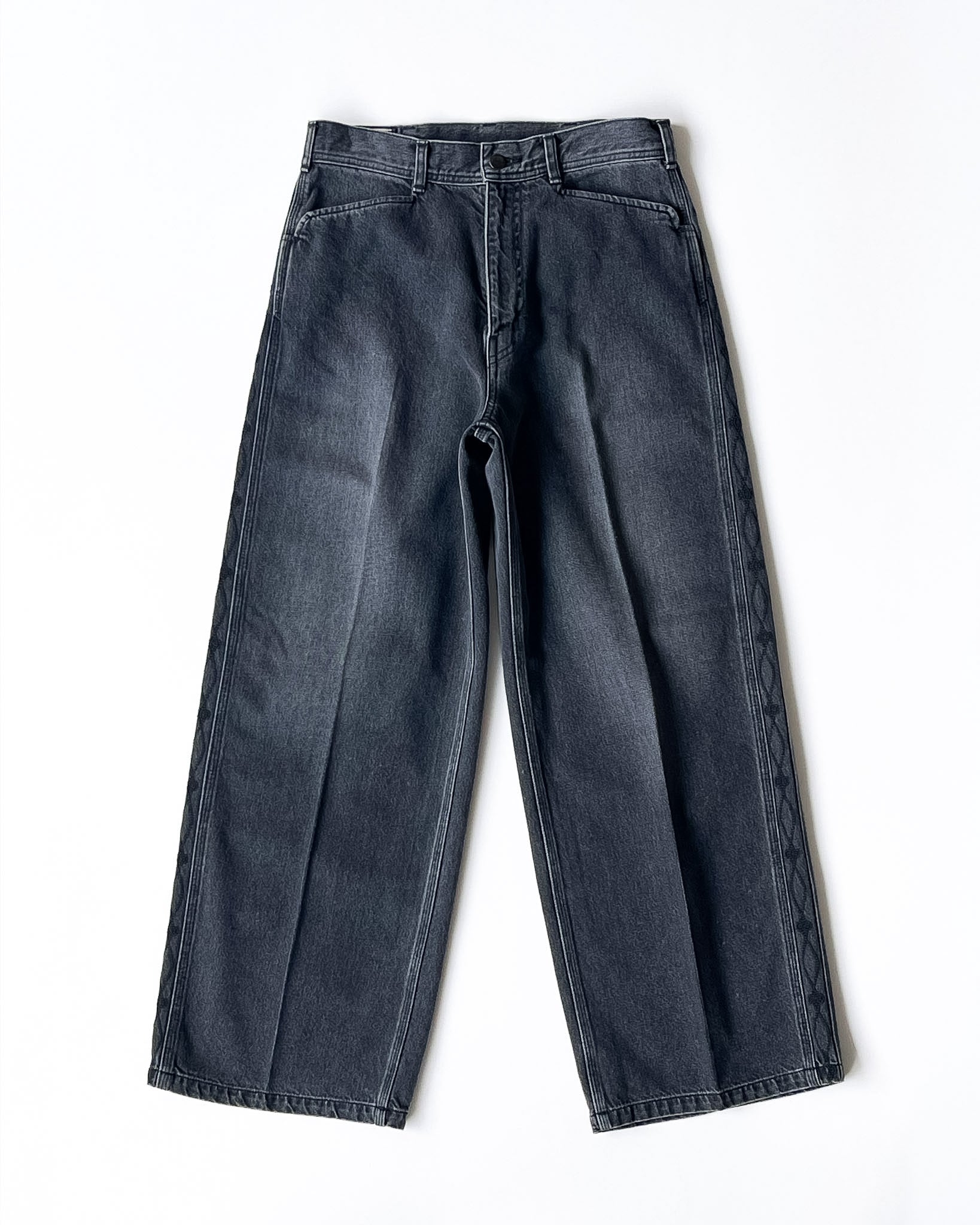 【SARTO】DENIM EMBROIDERY SIDE PANEL WIDE TROUSERS - BLACK