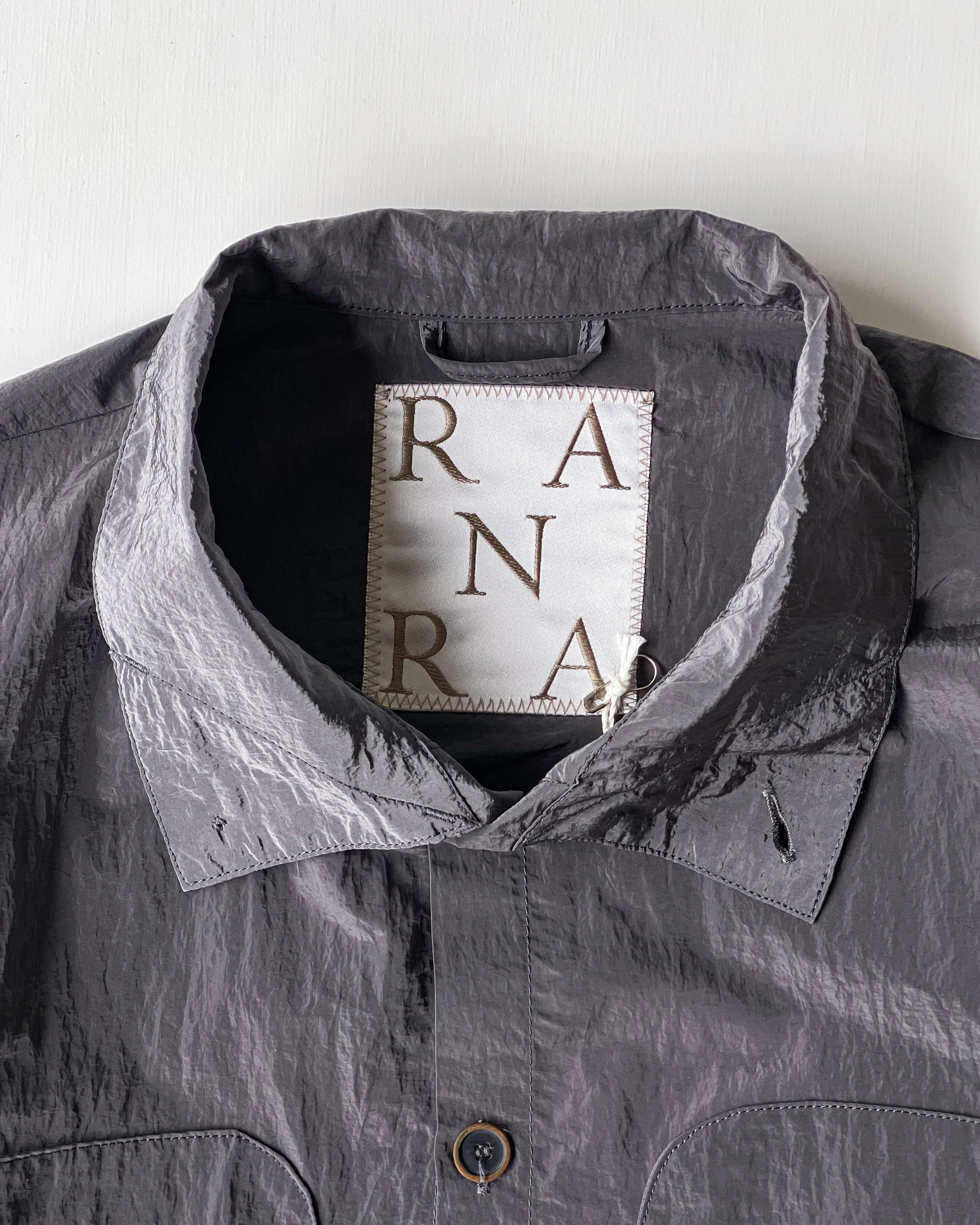 RANRA】EPITOME SHINY NYLON LS OVERSHIRT - PEAT