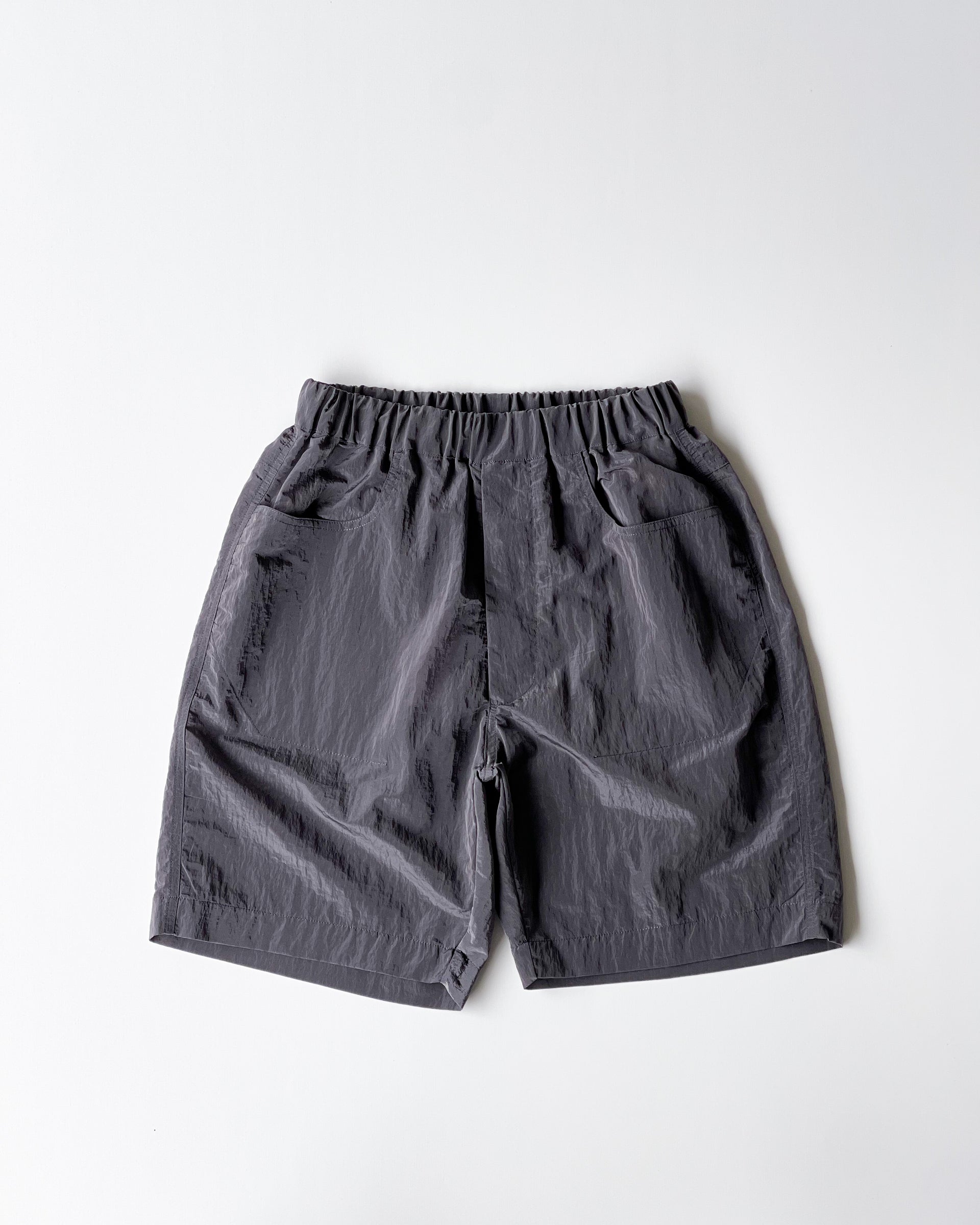 【RANRA】STROLLER SHINY NYLON SHORTS - PEAT