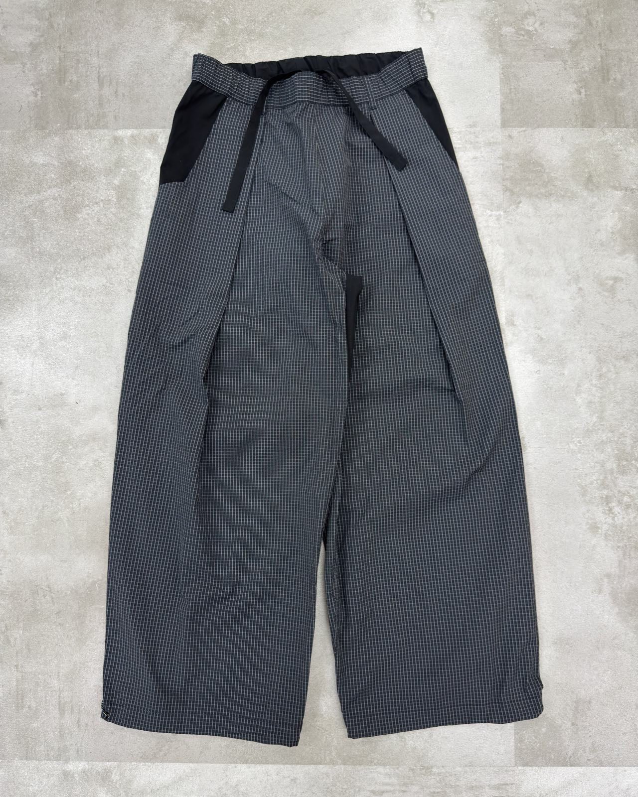 【PASTOR NOVA】GRAVIONCE SHELL PANTS IV - BLACK