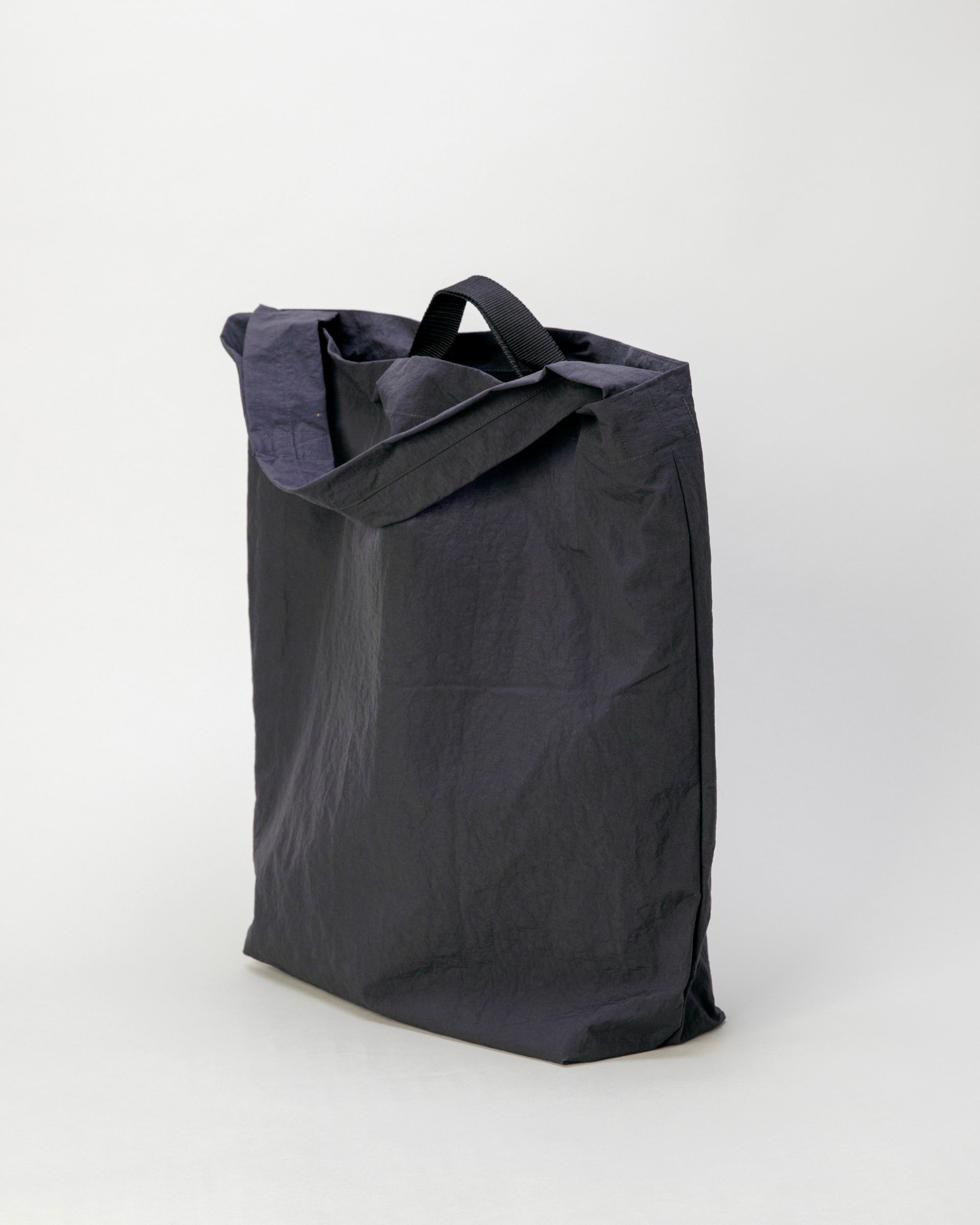 [ERA.]SHRINK PIPE BAG - BLACK