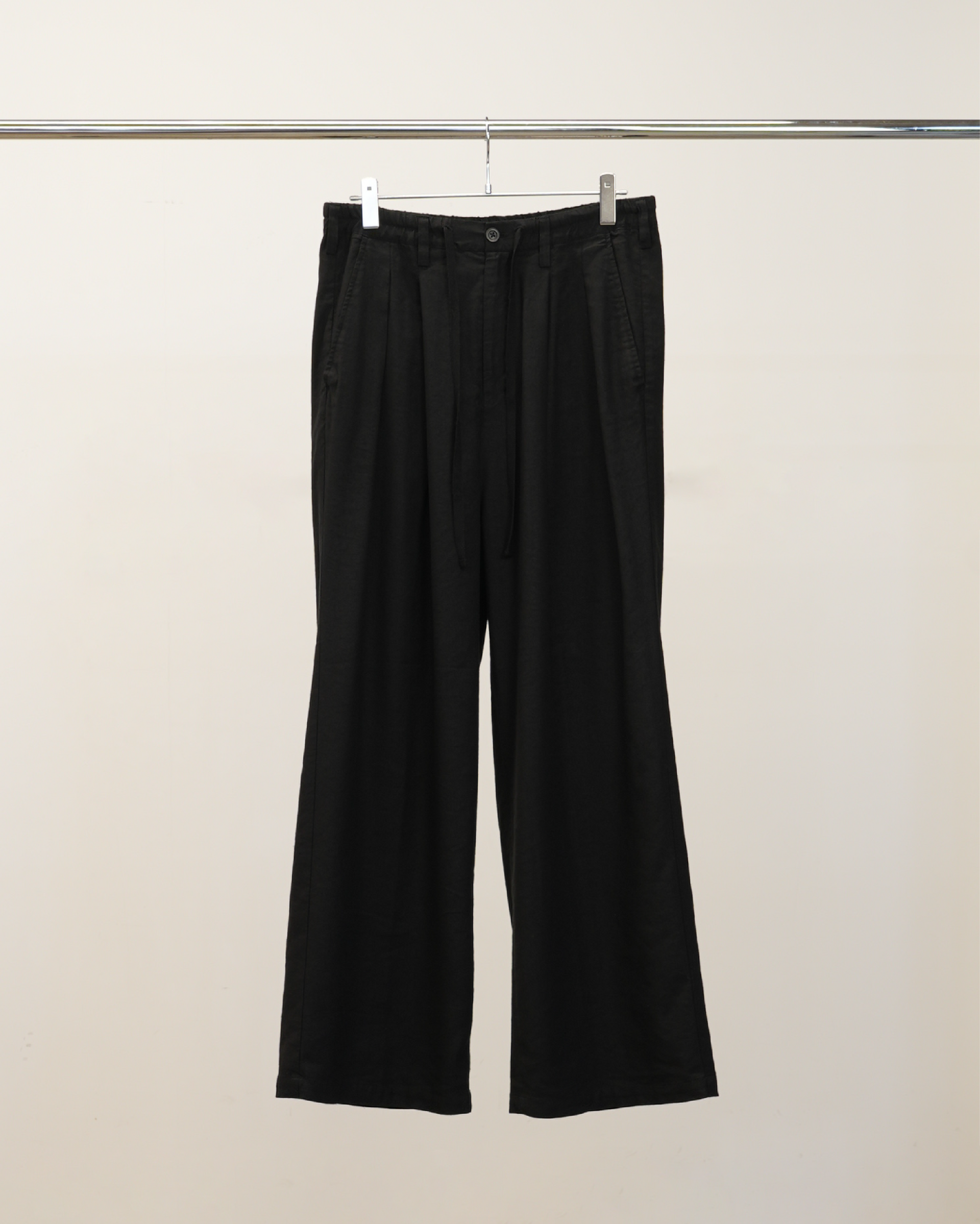 【ANCELLM】S/L TUCK EASY SLACKS - BLACK