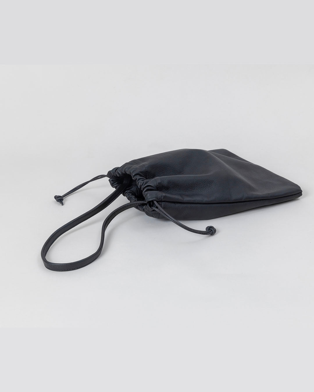 【ERA.】EO MERROW FLAT KINCHAKU - BLACK