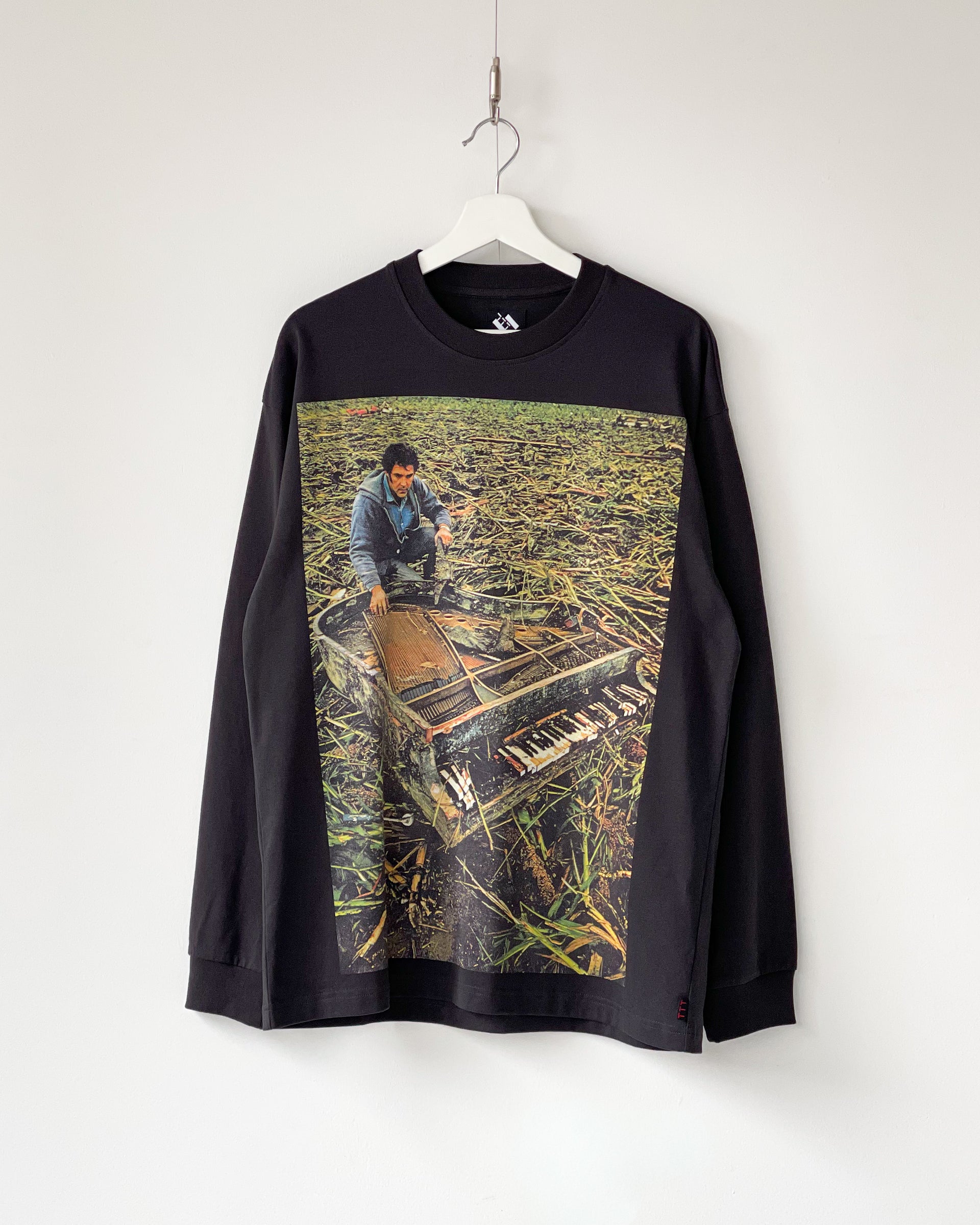 【THE TRILOGY TAPES】TTT PIANO STORM LONGSLEEVE - BLACK