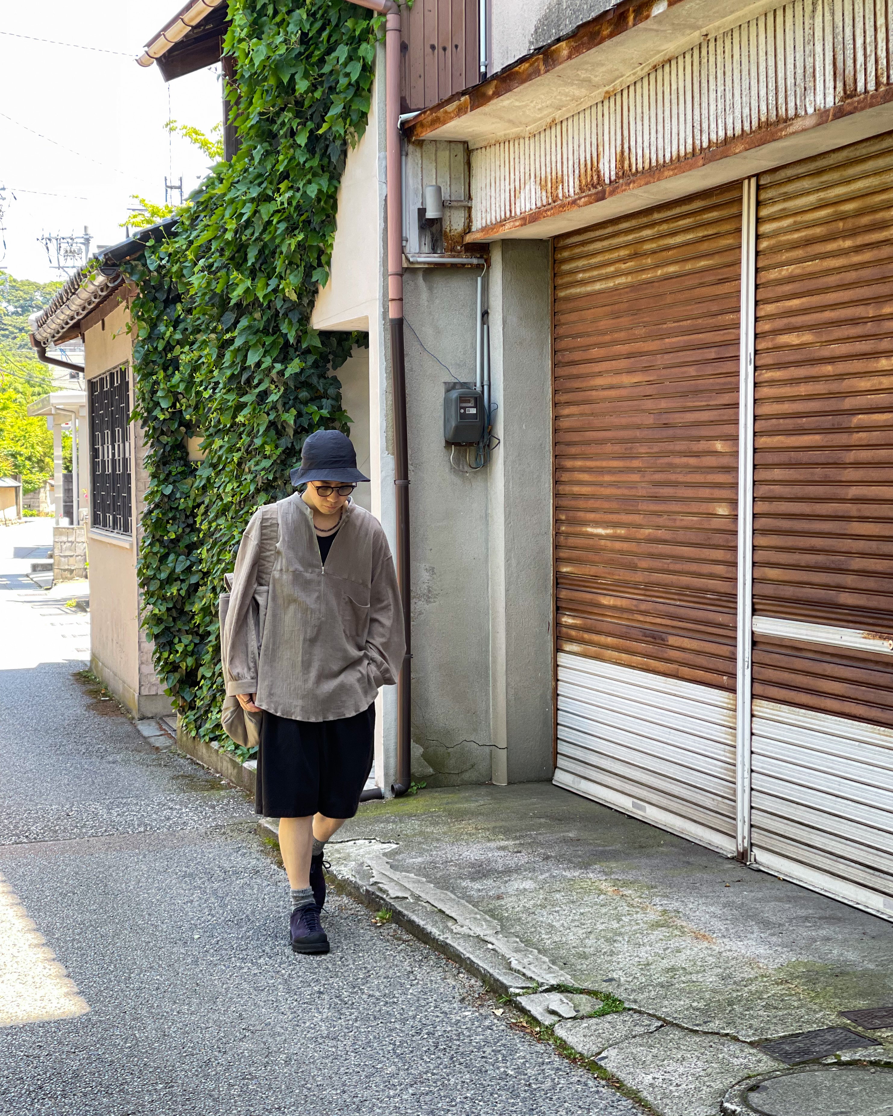 ANCELLM】CREPE HALF ZIP SHIRT - GREIGE