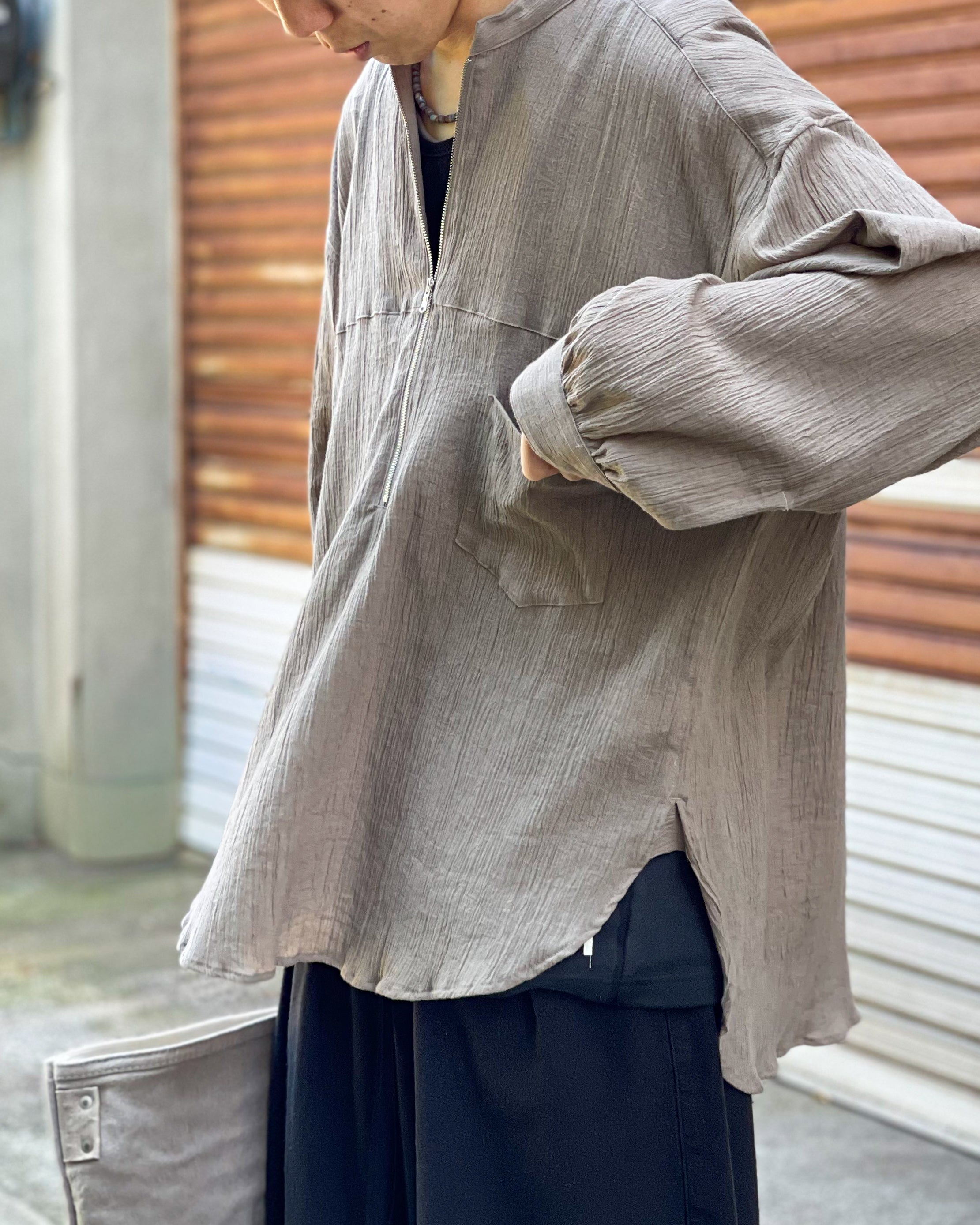 ANCELLM】CREPE HALF ZIP SHIRT - GREIGE