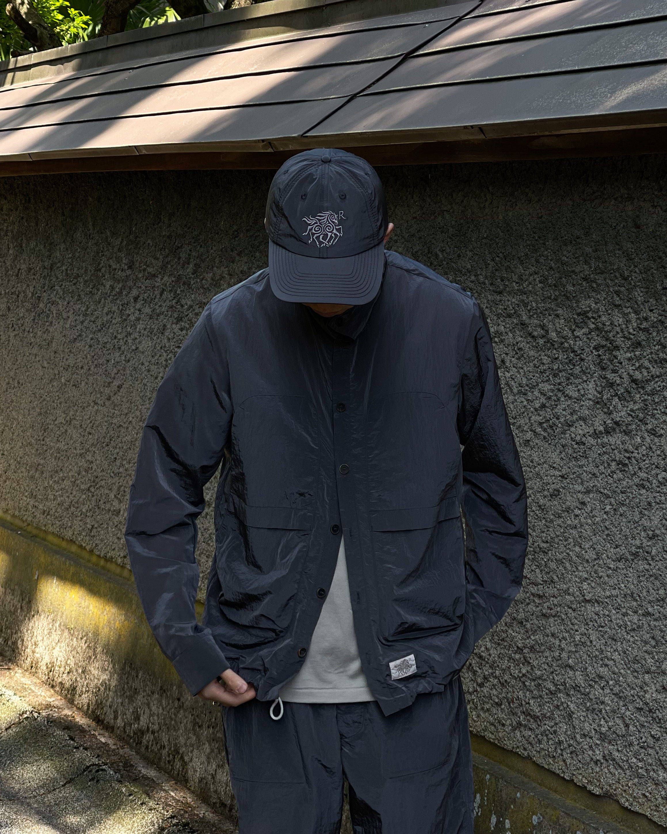 RANRA】EPITOME SHINY NYLON LS OVERSHIRT - PEAT