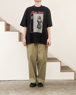 Load image into Gallery viewer, [blurhms ROOTSTOCK] WE DON&#39;T LIKE PRINT TEE WIDE - INK BLACK
