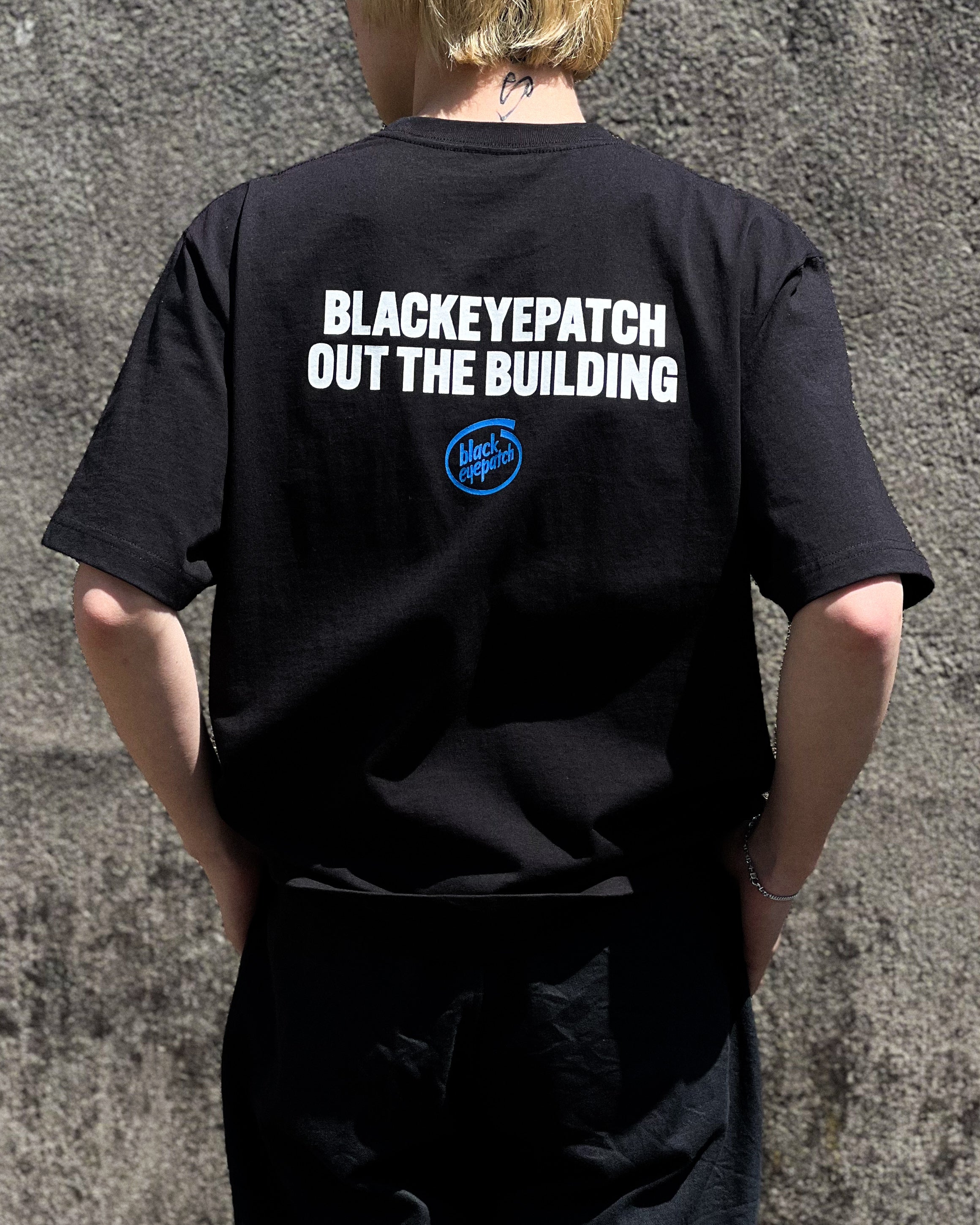 【BLACKEYEPATCH】OUT THE BUILDING TEE - BLACK