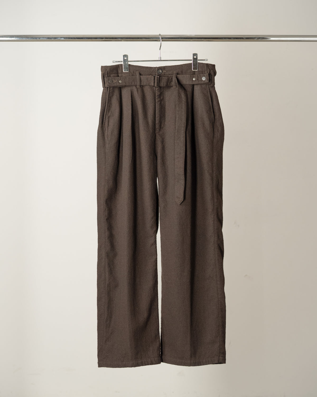 【ANCELLM】WOOL BELTED WIDE SLACKS - BROWN