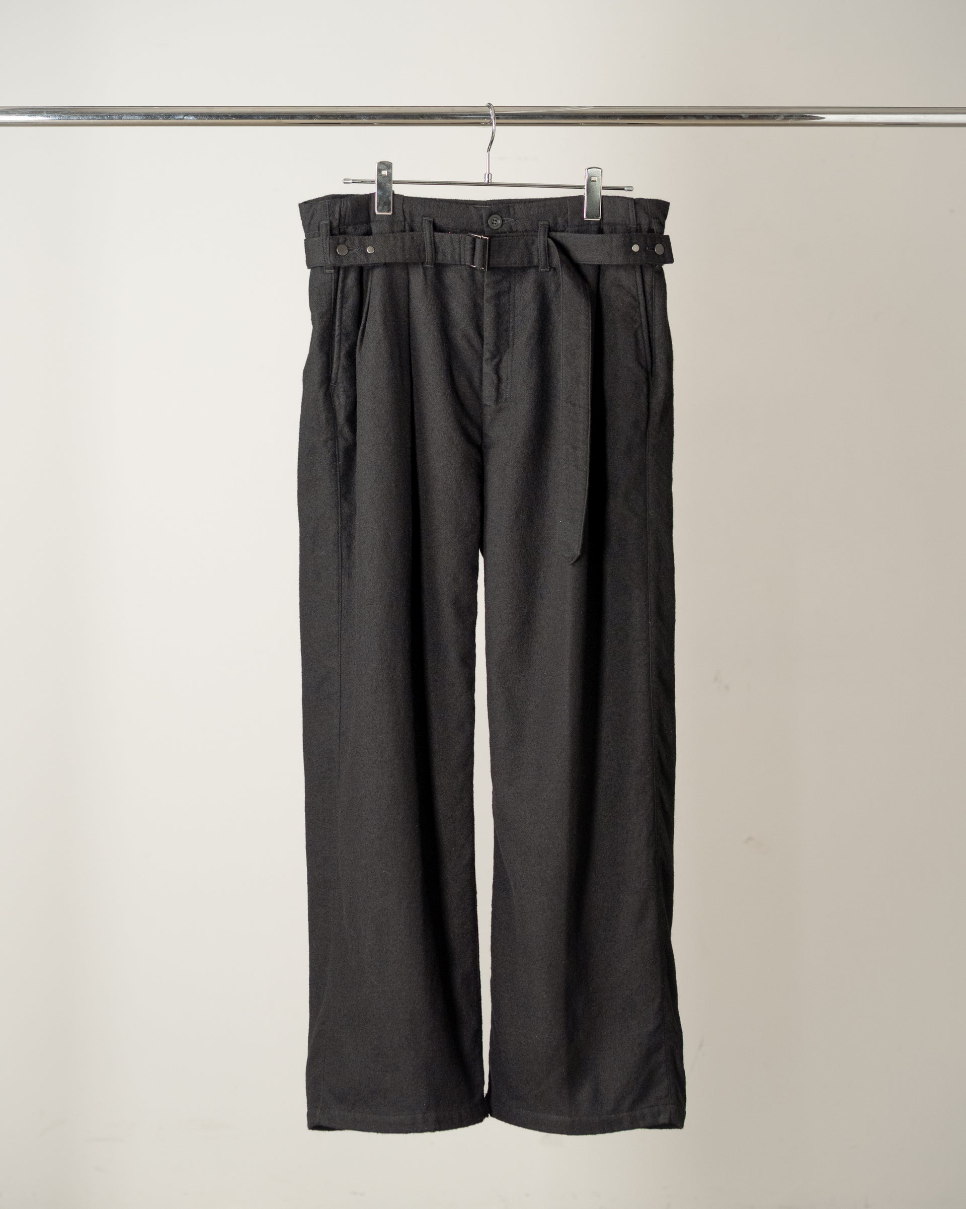 【ANCELLM】WOOL BELTED WIDE SLACKS - BLACK