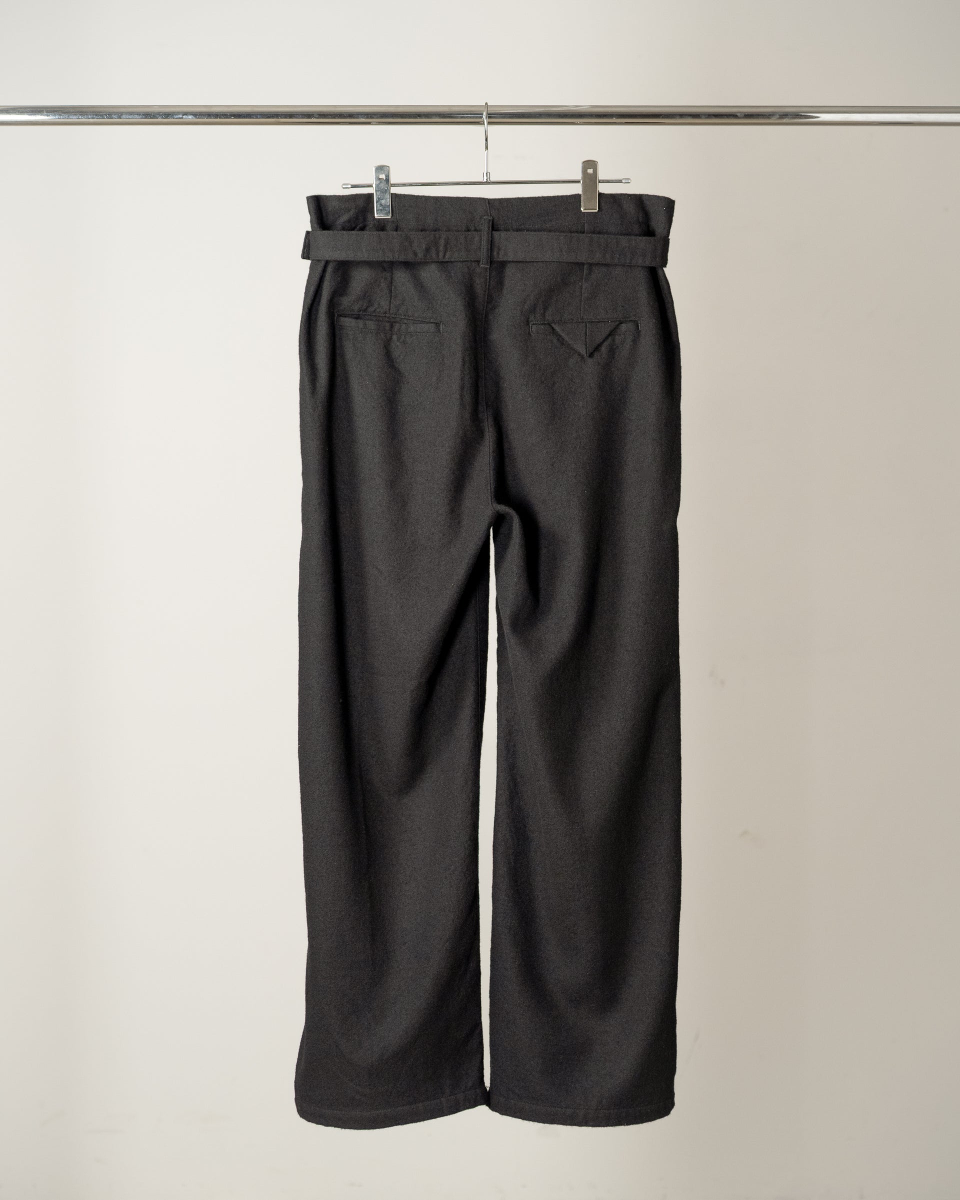 【ANCELLM】WOOL BELTED WIDE SLACKS - BLACK
