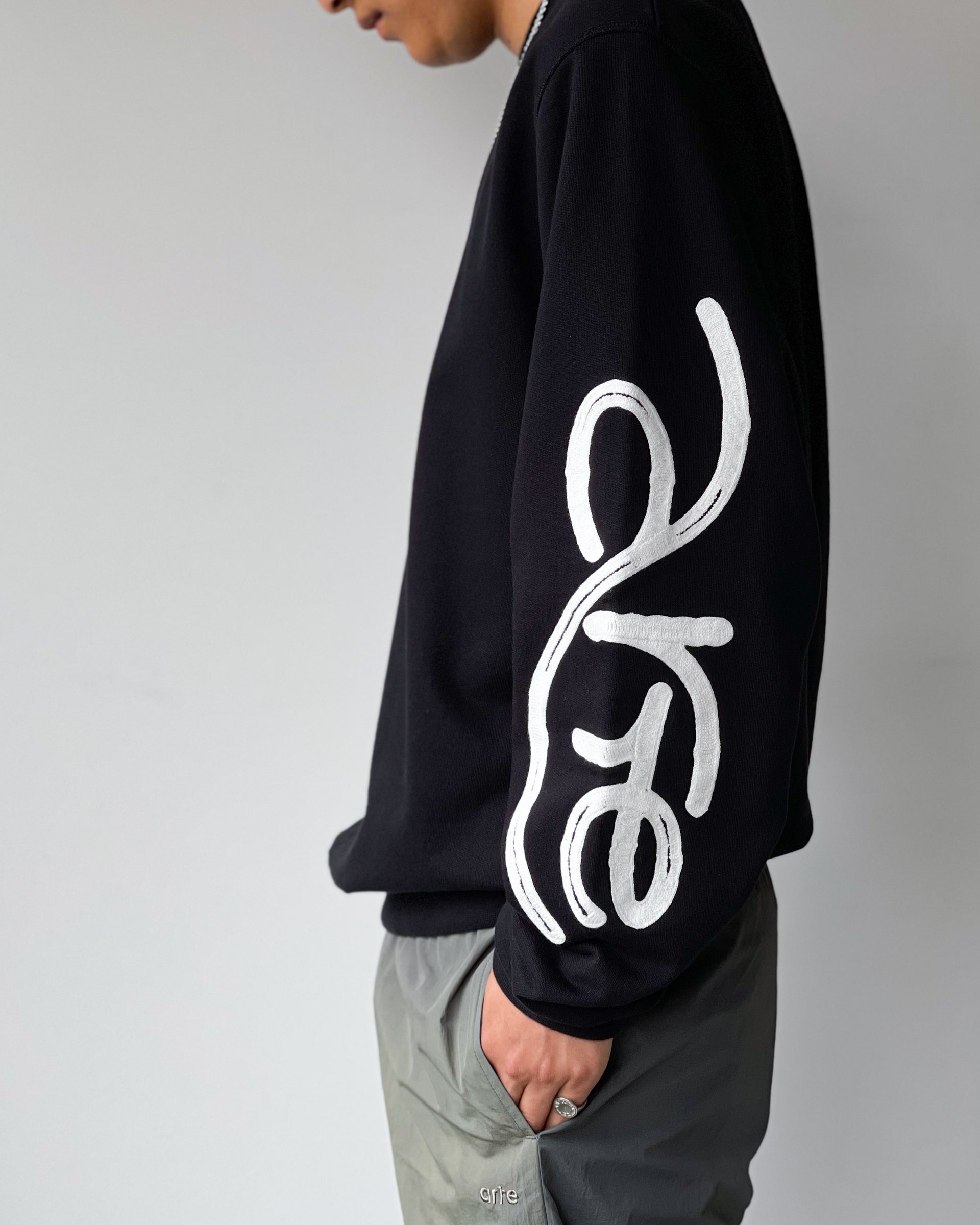 【ARTE ANTWERP】SWIRL CREWNECK - BLACK
