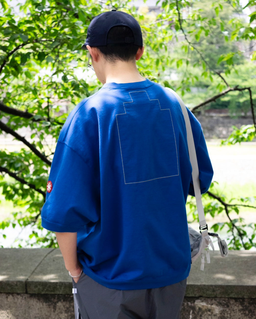 【国内買付】C.E AS Raytracing Short Sleeve スウェットTシャツ C.E】AS RAYTRACING SHORT SLEEVE CREW NECK - NAVY