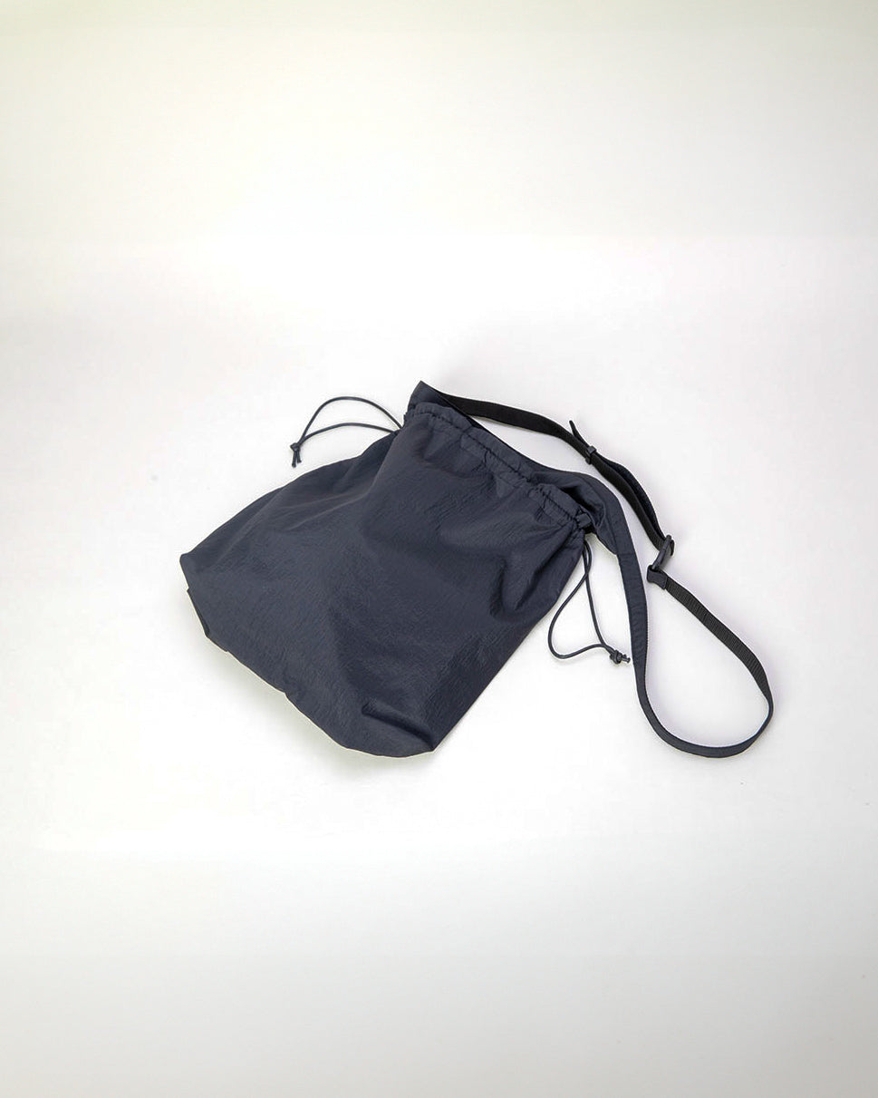 【ERA.】SHRINK TAFFETA BIG RED CROSS APRON BAG - BLACK