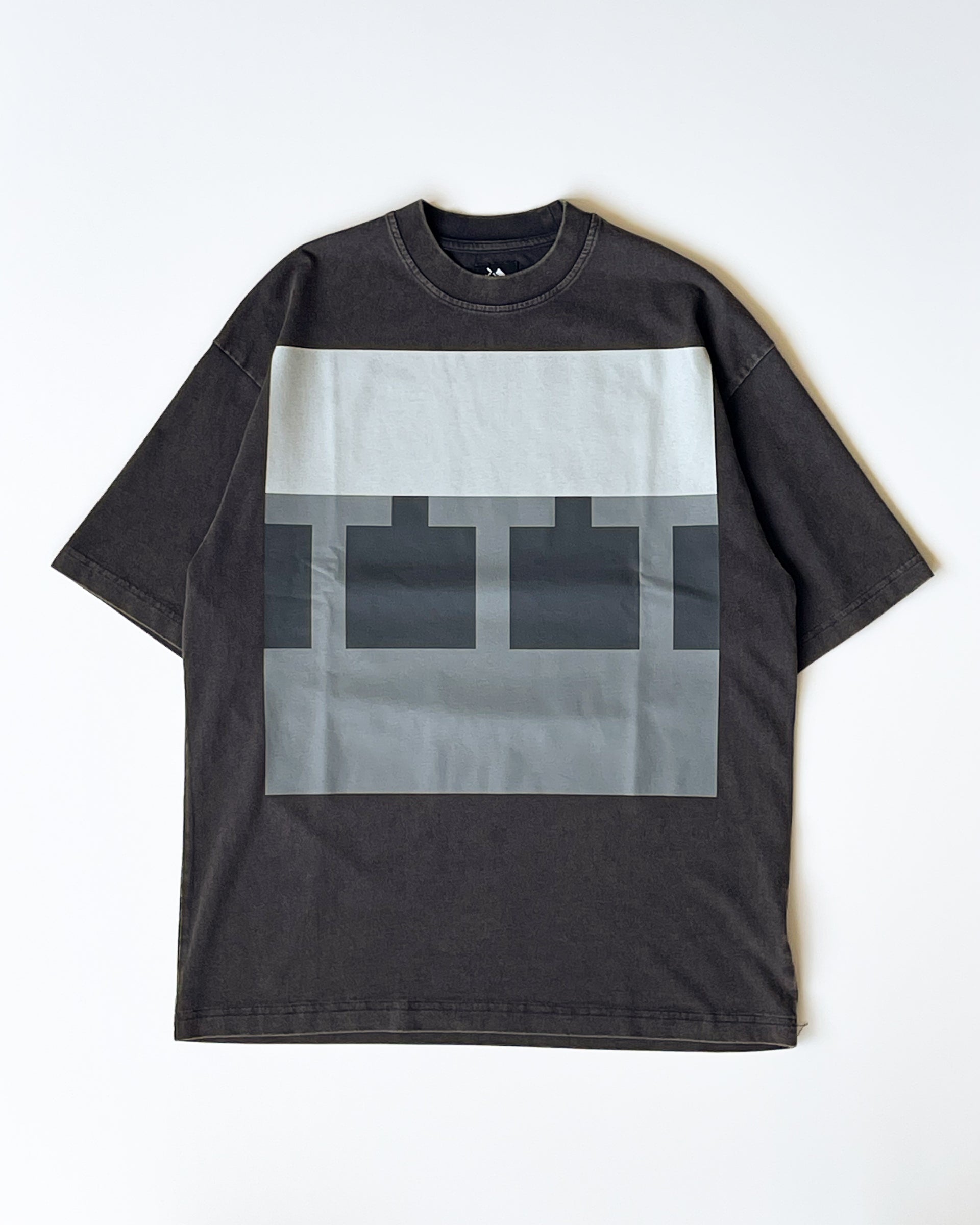 【THE TRILOGY TAPES】TTT BLOCK T-SHIRT - BLACK ACID WASH