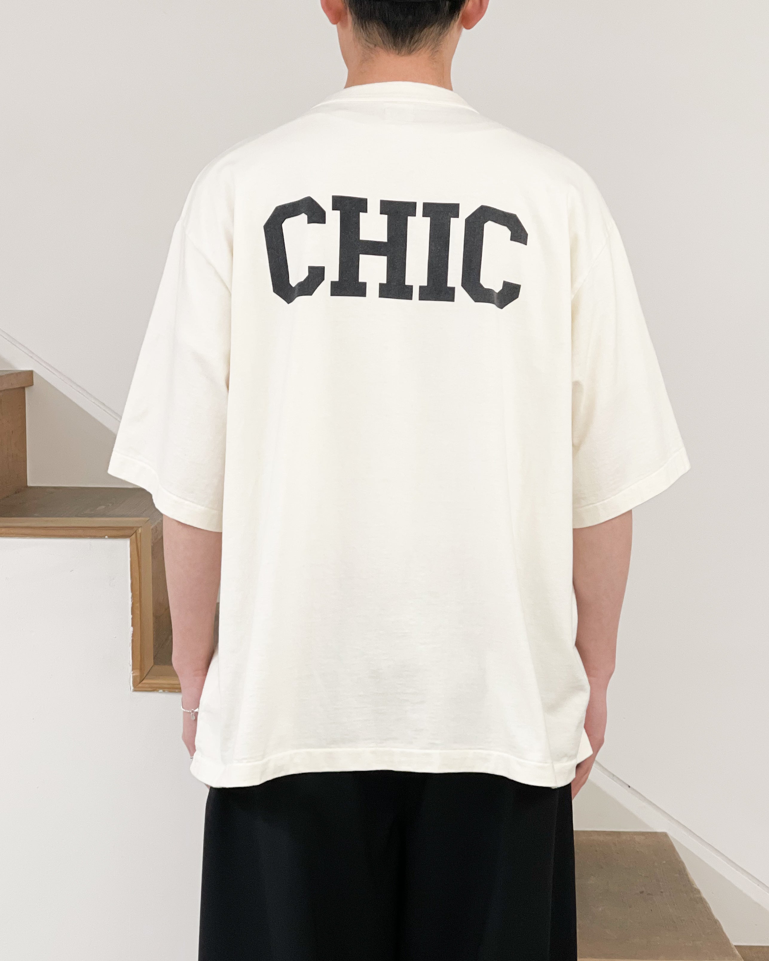 【blurhms ROOTSTOCK】CHIC-AGO 88/12 PRINT TEE WIDE - IVORY