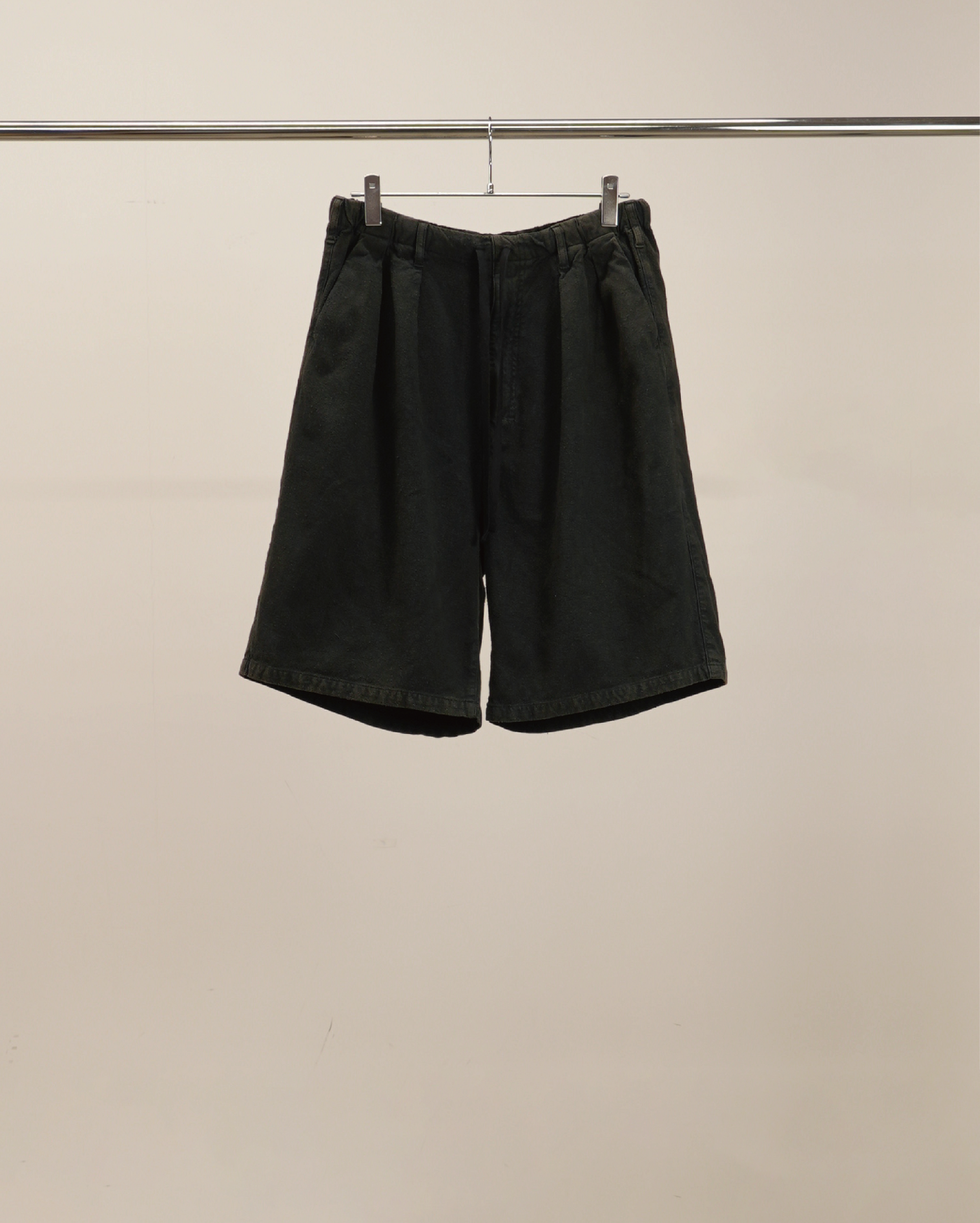【ANCELLM】C/R DUCK SHORT PANTS - BLACK