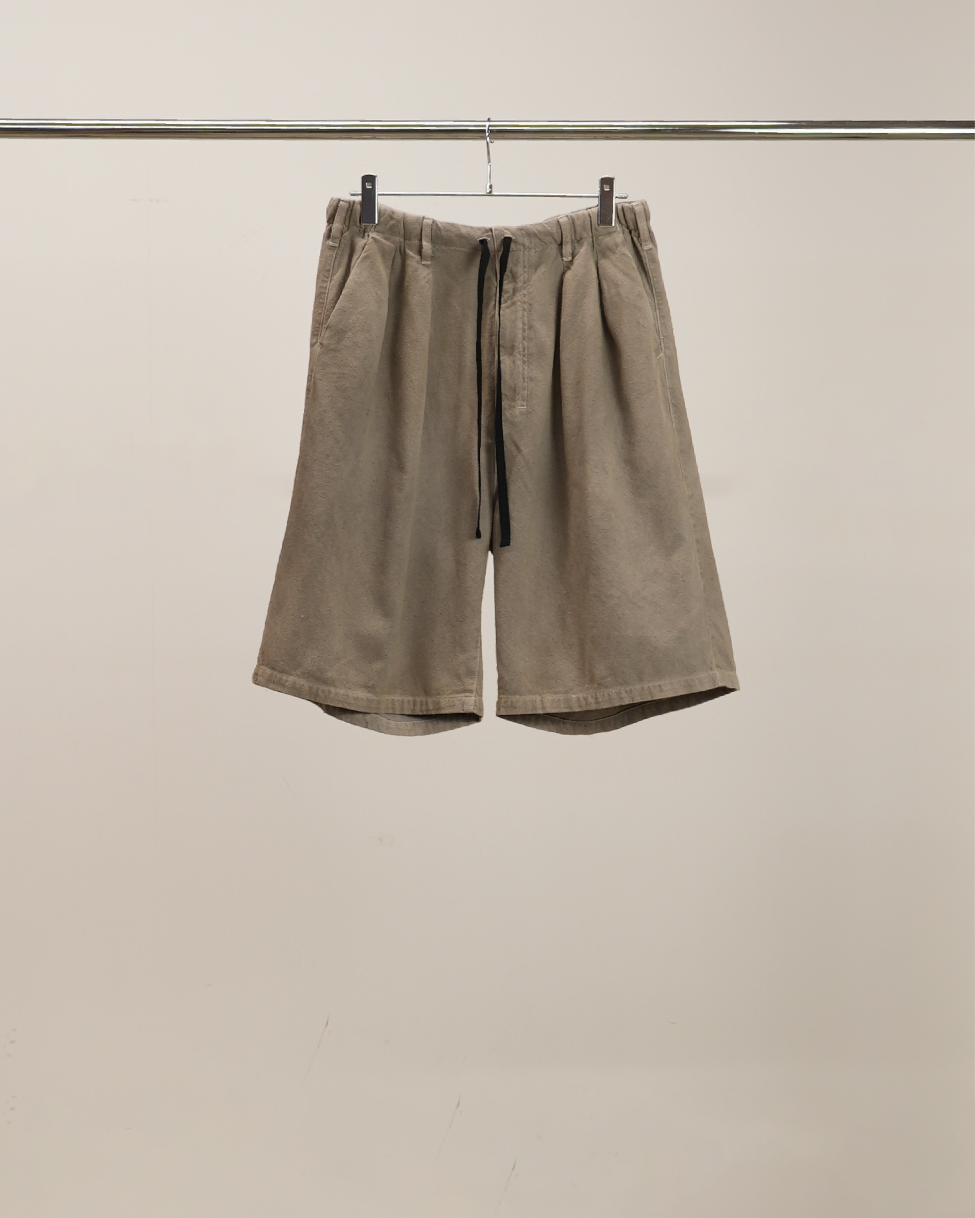 【ANCELLM】C/R DUCK SHORT PANTS - GREIGE