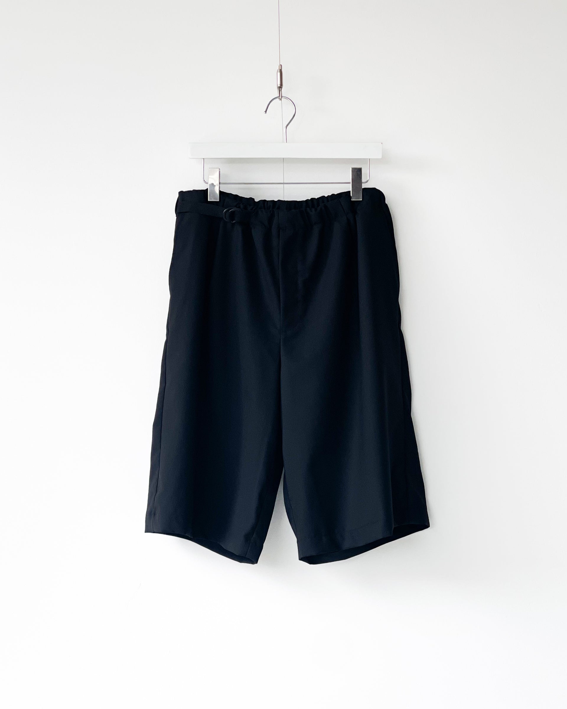 【WANNA FOUNDATION】WOOL BUGGY SLACKS SHORTS - BLACK