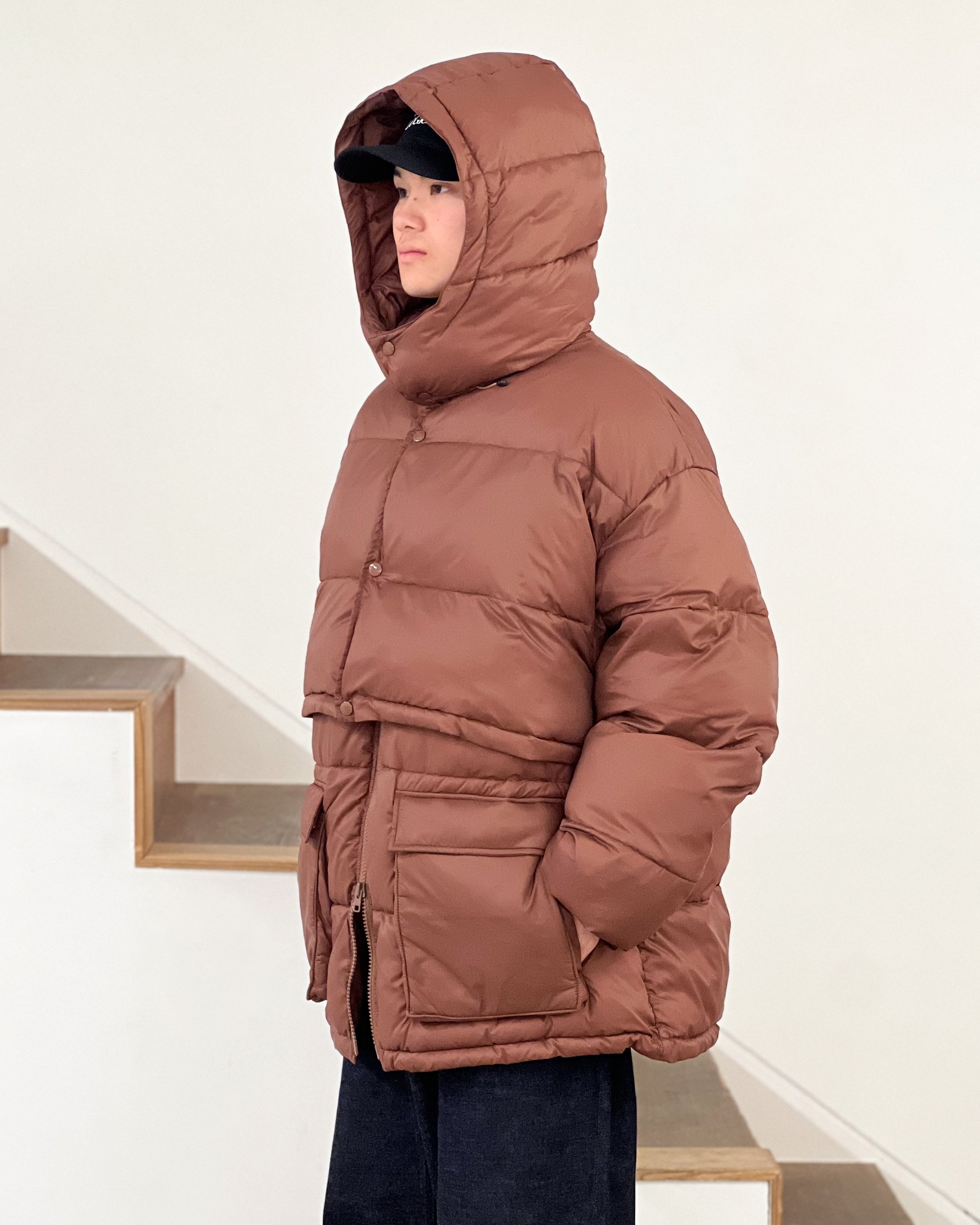 [SOFTHYPHEN] LAYER FRONT PUFFER JACKET - BROWN