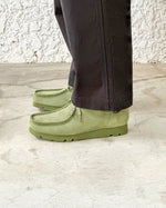 Load image into Gallery viewer, [CLARKS ORIGINALS] WALLABEE GTX - LODEN GREEN 
