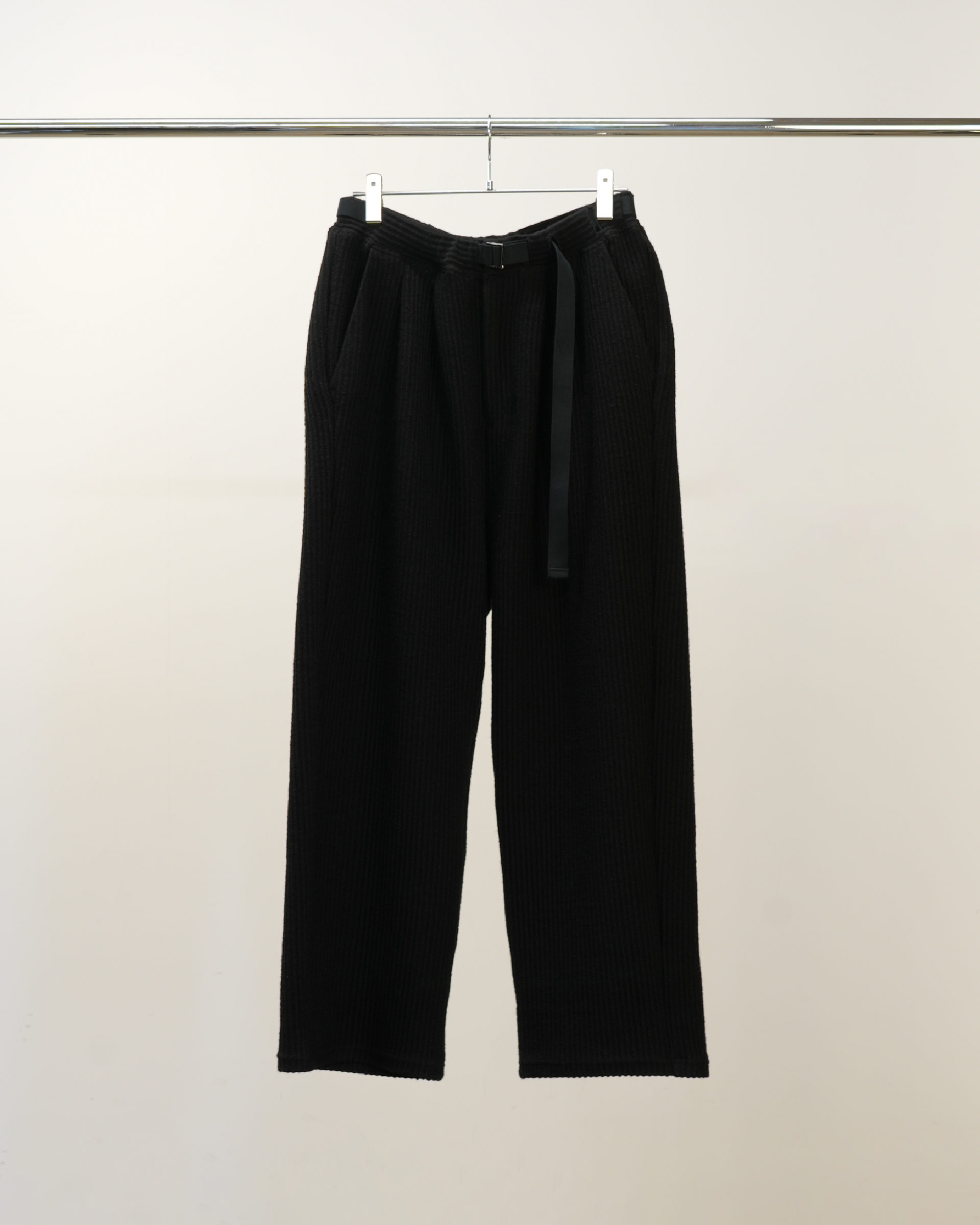 【ANCELLM】WOOLCORD BELTLESS SLACKS - BLACK