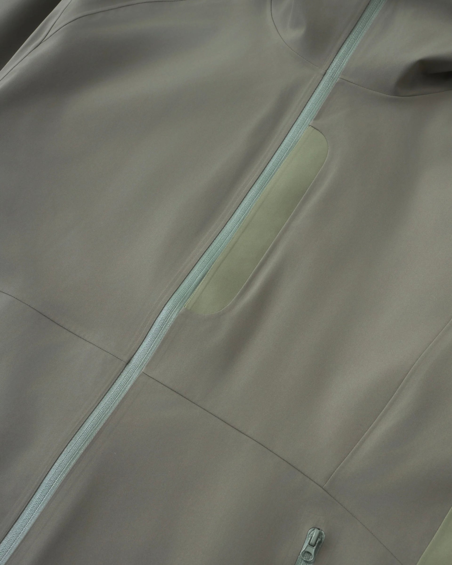 【HIKING PATROL】ARC LIGHTWEIGHT SHELL JACKET 2.0 - PINE MIST