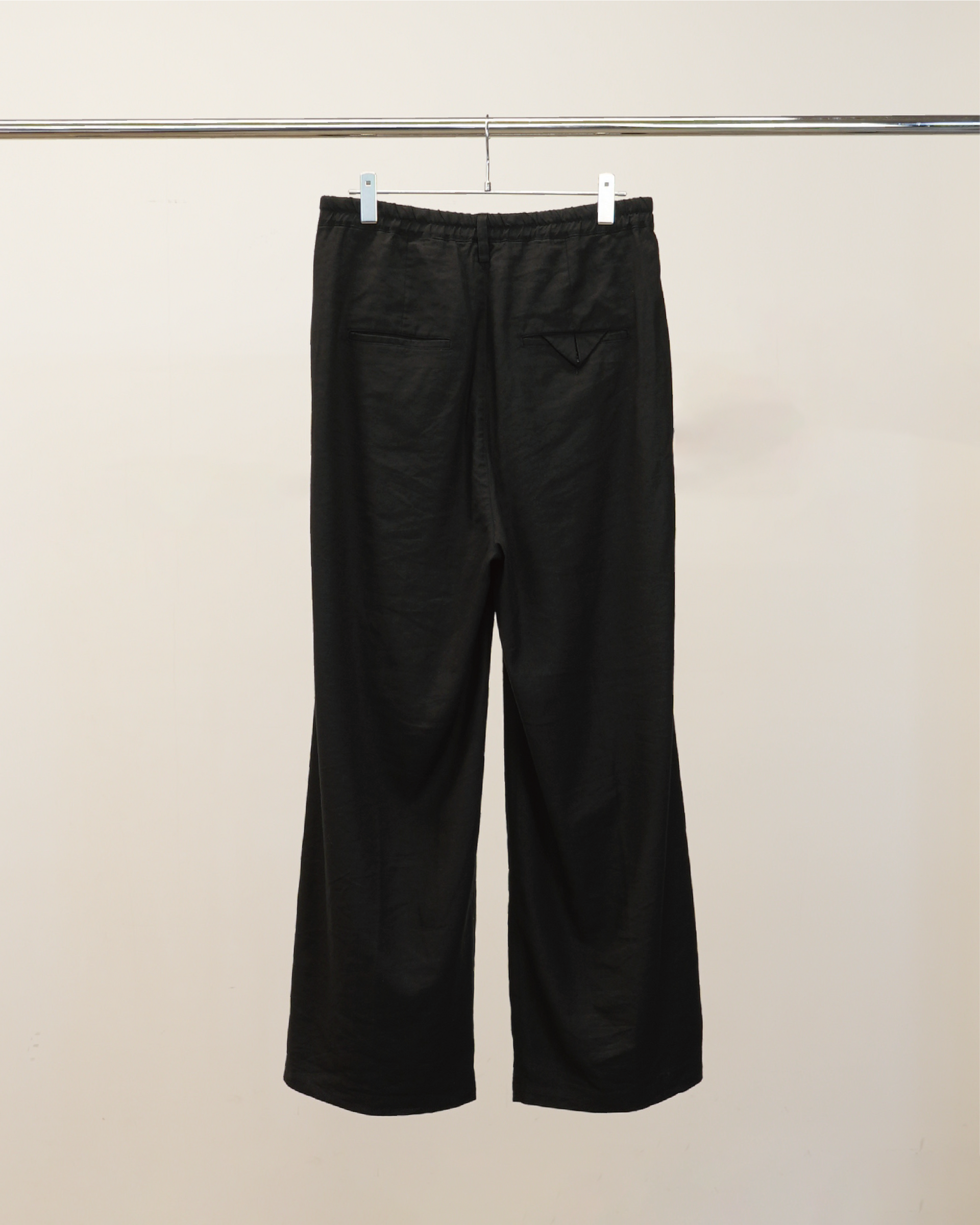 【ANCELLM】S/L TUCK EASY SLACKS - BLACK