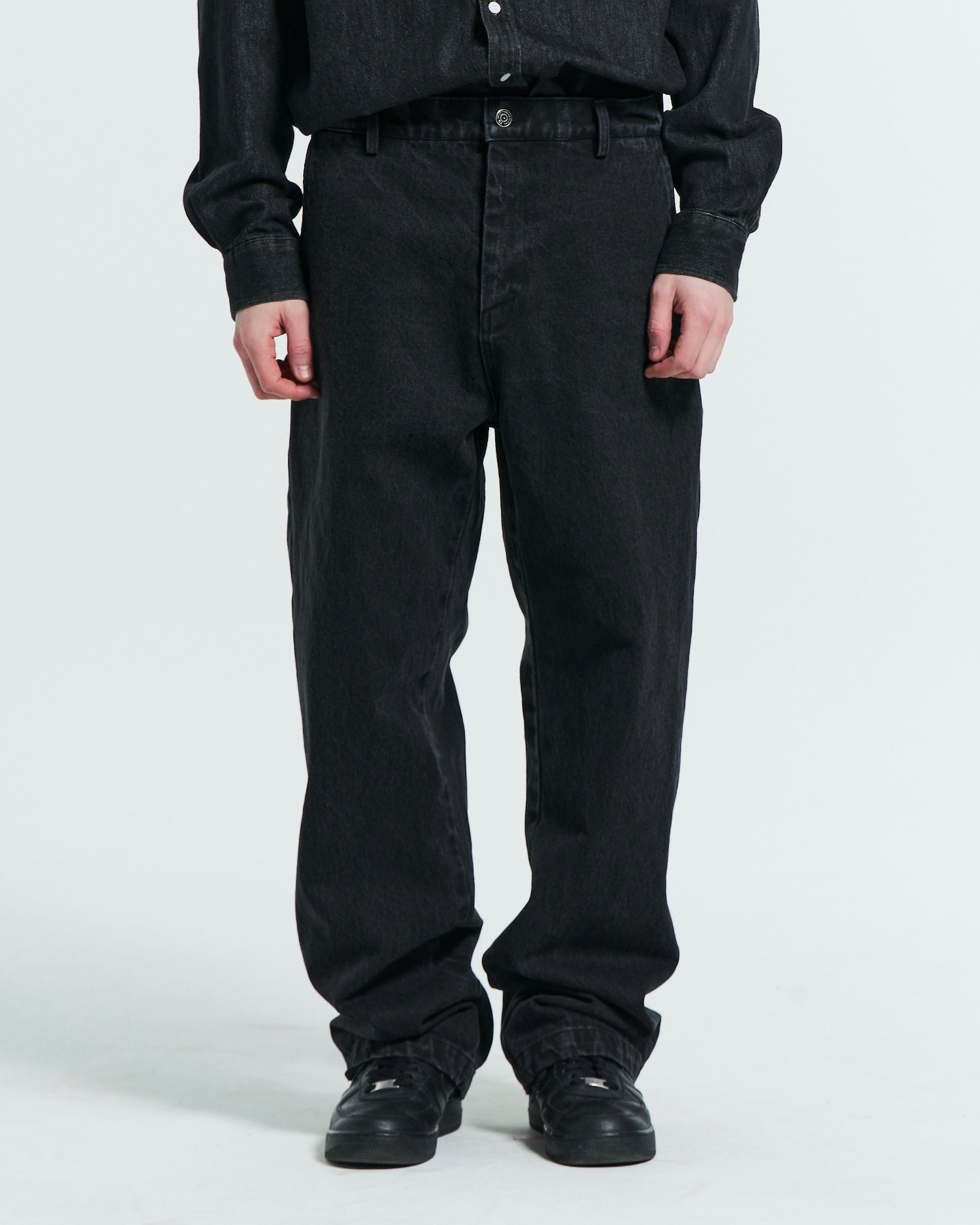 【PLASTICPRODUCT】MPA CALF LOGO DENIM PANTS - BLACK