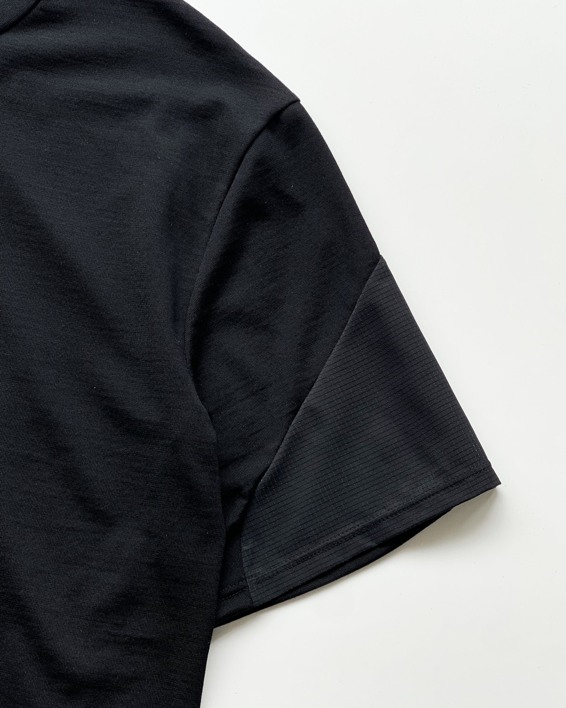 【PASTOR NOVA】FACET H/S TEE - BLACK