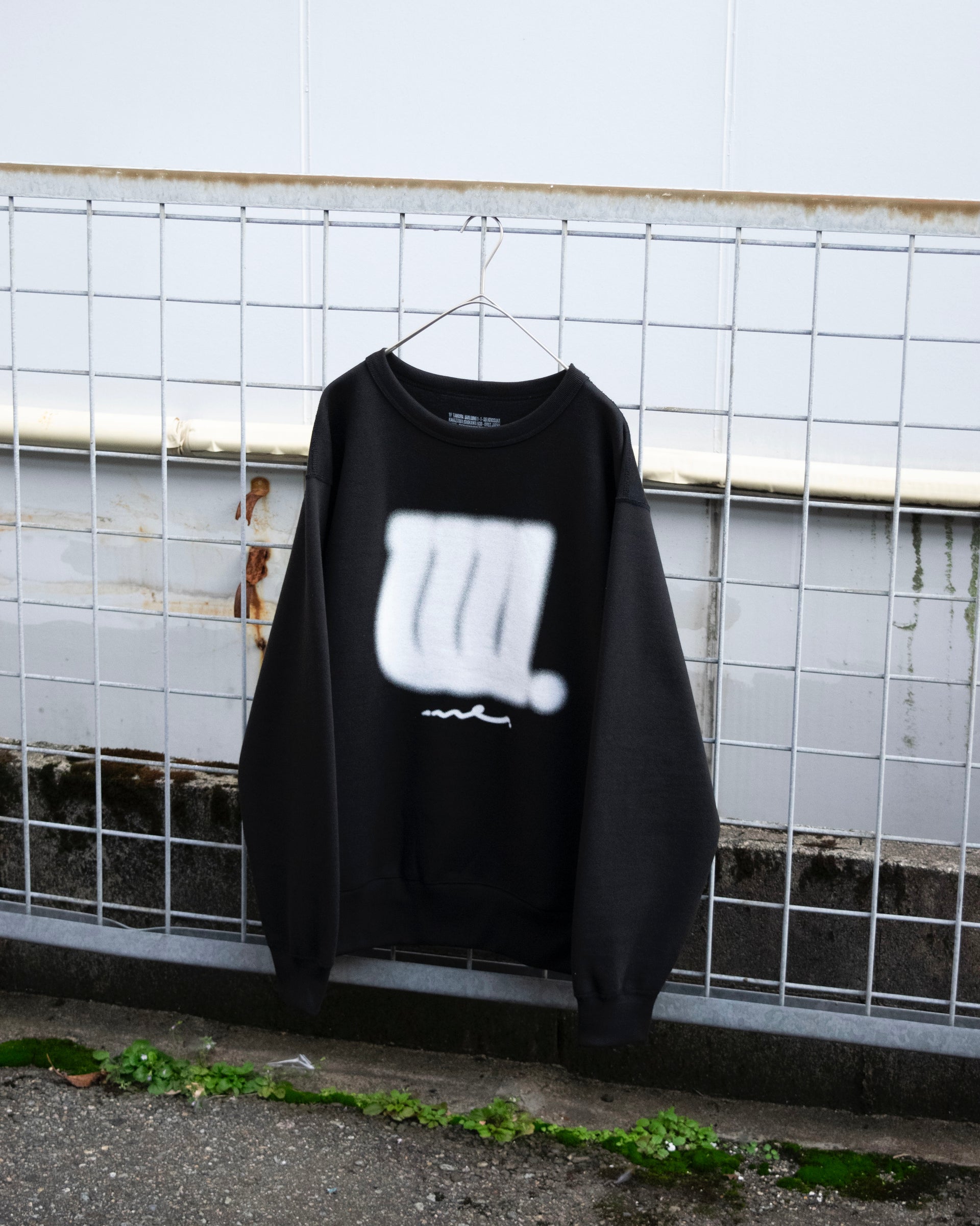 【WANNA FOUNDATION】HALF TONE DOT LOGO SWEAT - BLACK