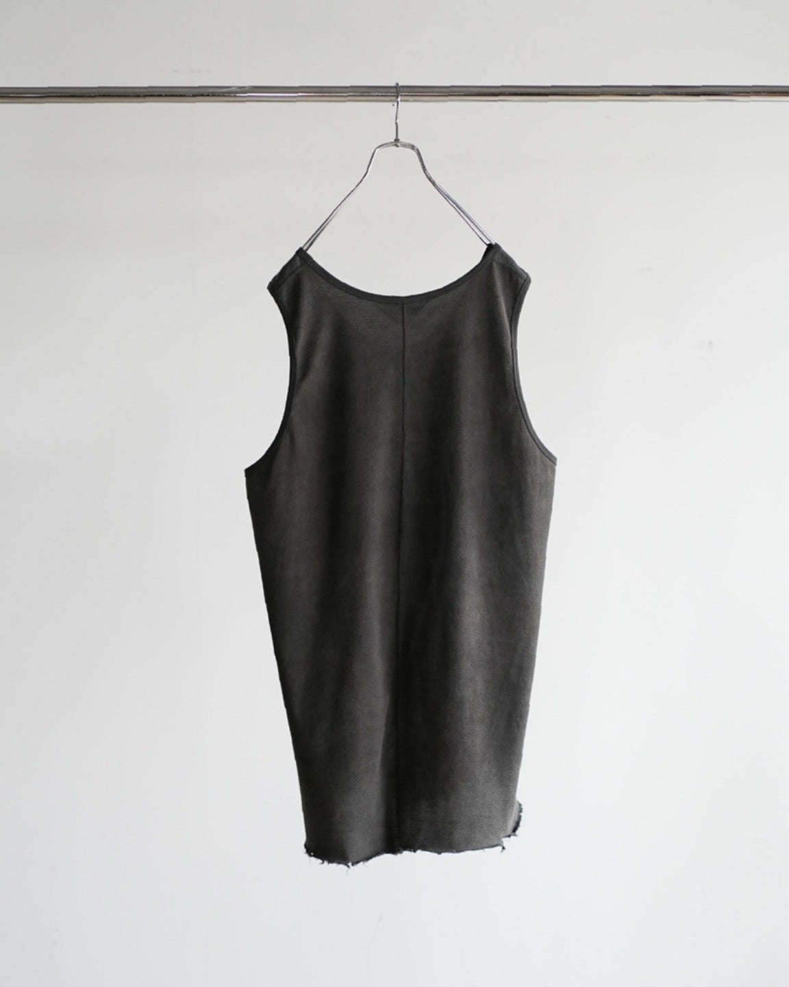 【ANCELLM】UNEVENNESS TANK TOP - BLACK