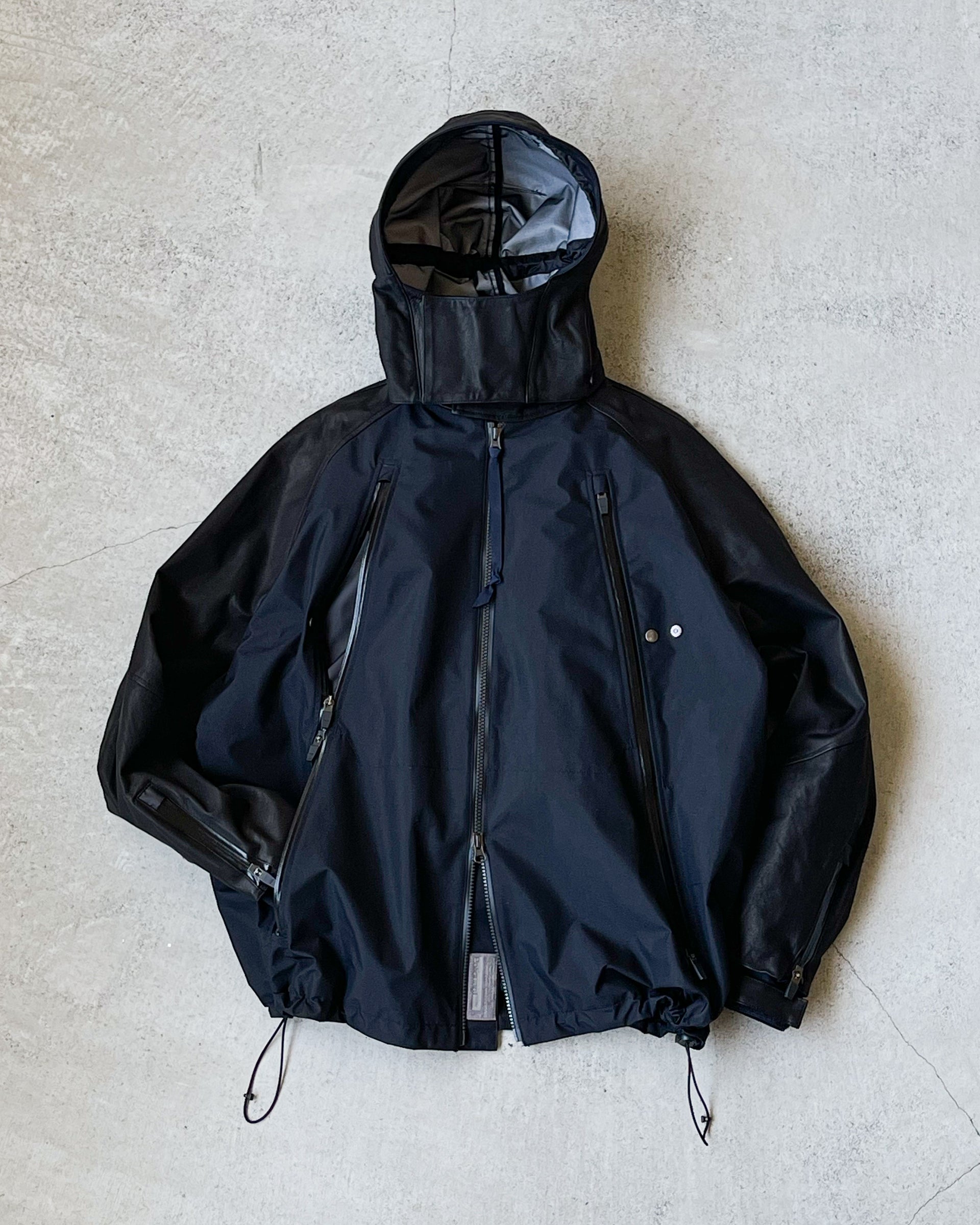 【POLIQUANT】THE WATERPROOF LEATHER / 3 LAYER ASSEMBLY HOODED JACKET - BLACK