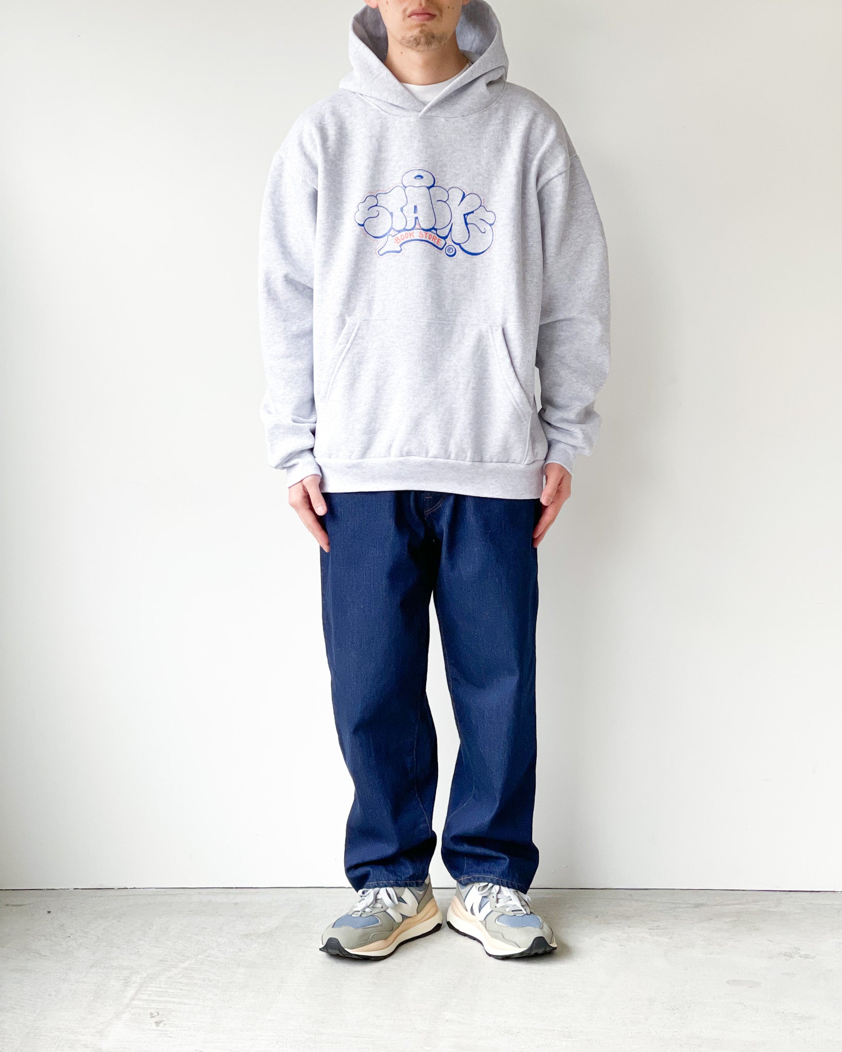 【STACKS】GUESS “THROWUP” HOODIE