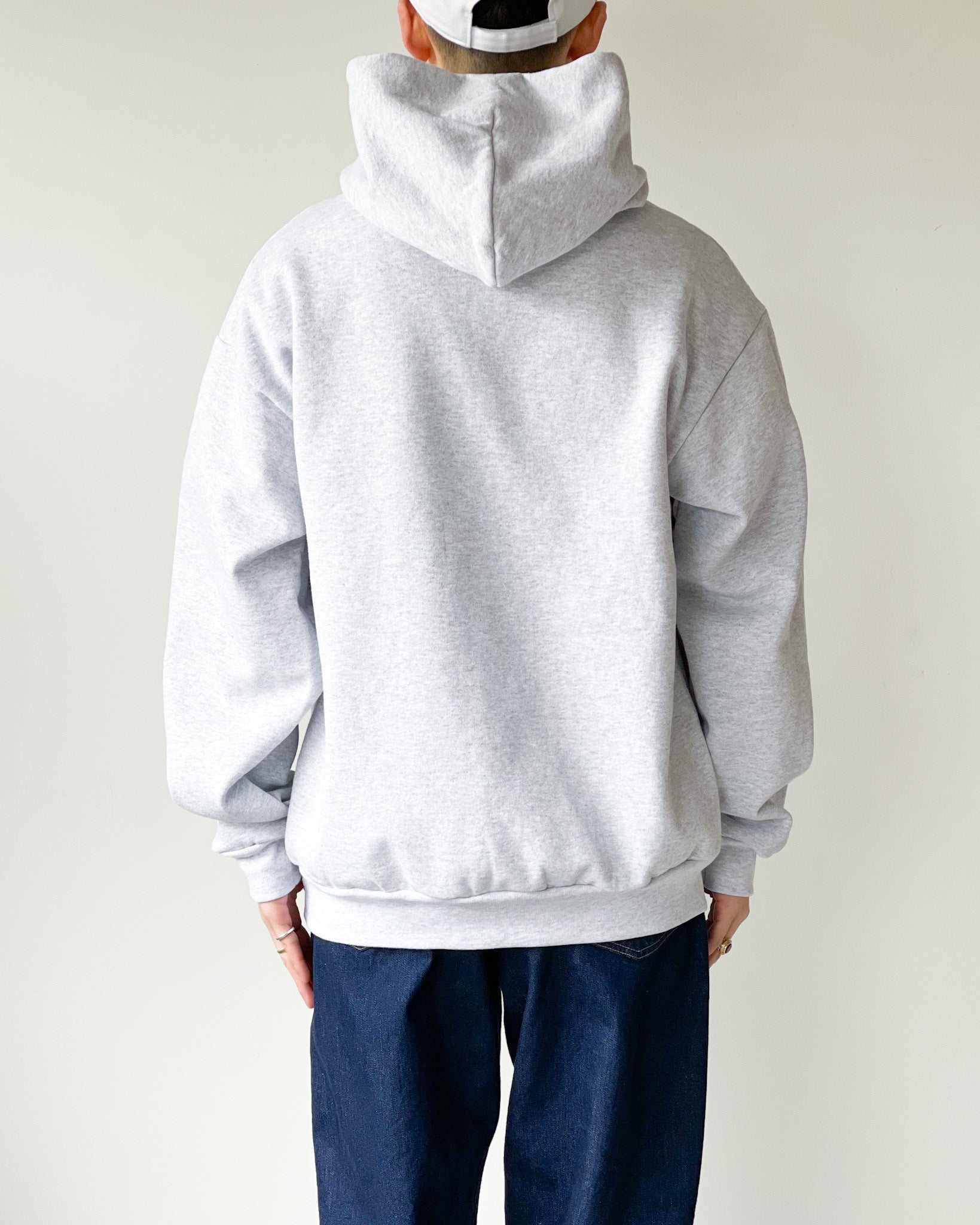 【STACKS】GUESS “THROWUP” HOODIE