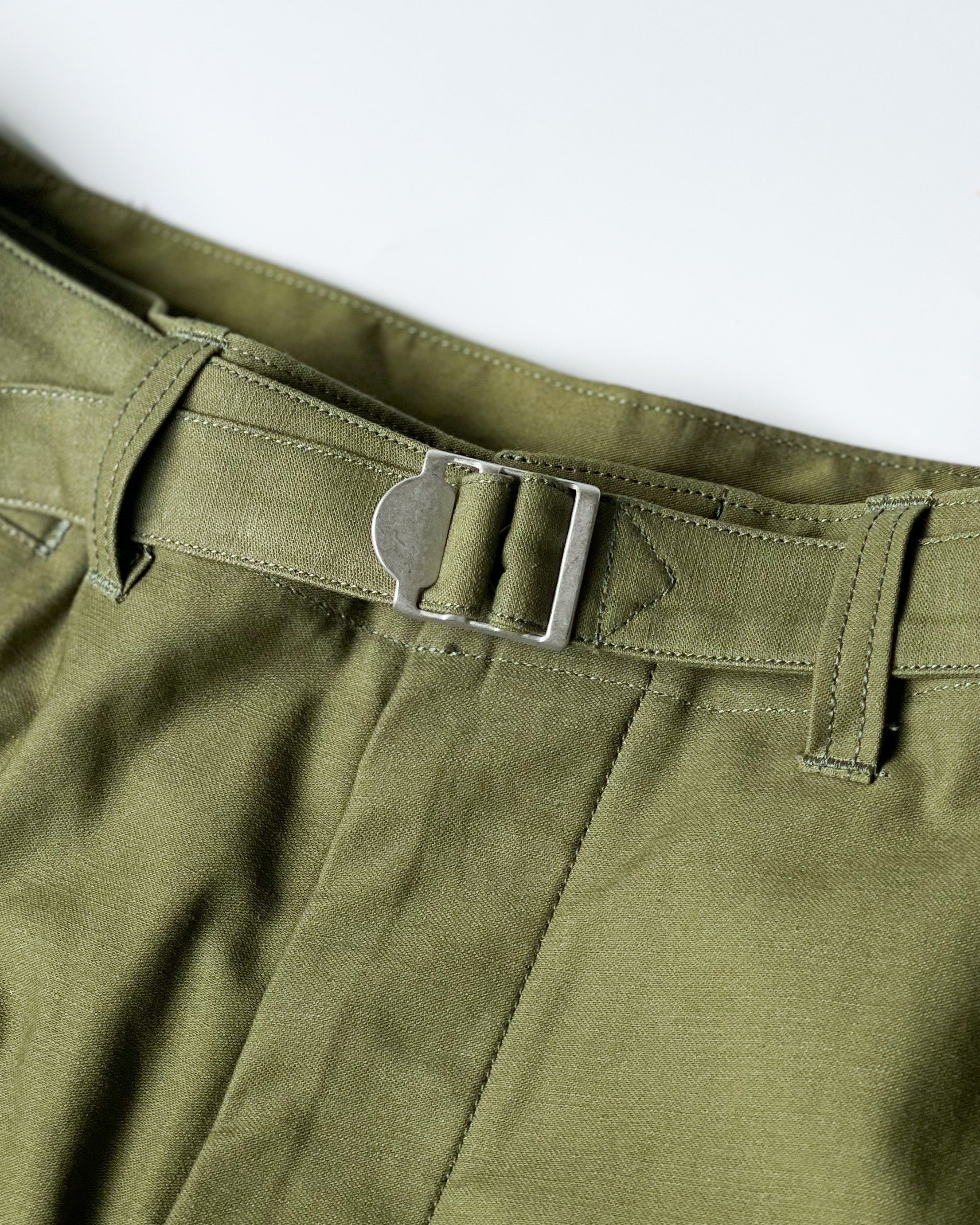 blurhms ROOTSTOCK] COTTON SATIN BELT SHORTS - OLIVE – pan-kanazawa