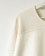 Load image into Gallery viewer, [BODHI] COTTON CASHMERE FOOTBALL TEE - WHITE
