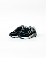 Load image into Gallery viewer, [NEW BALANCE]PV990BK6 - BLACK
