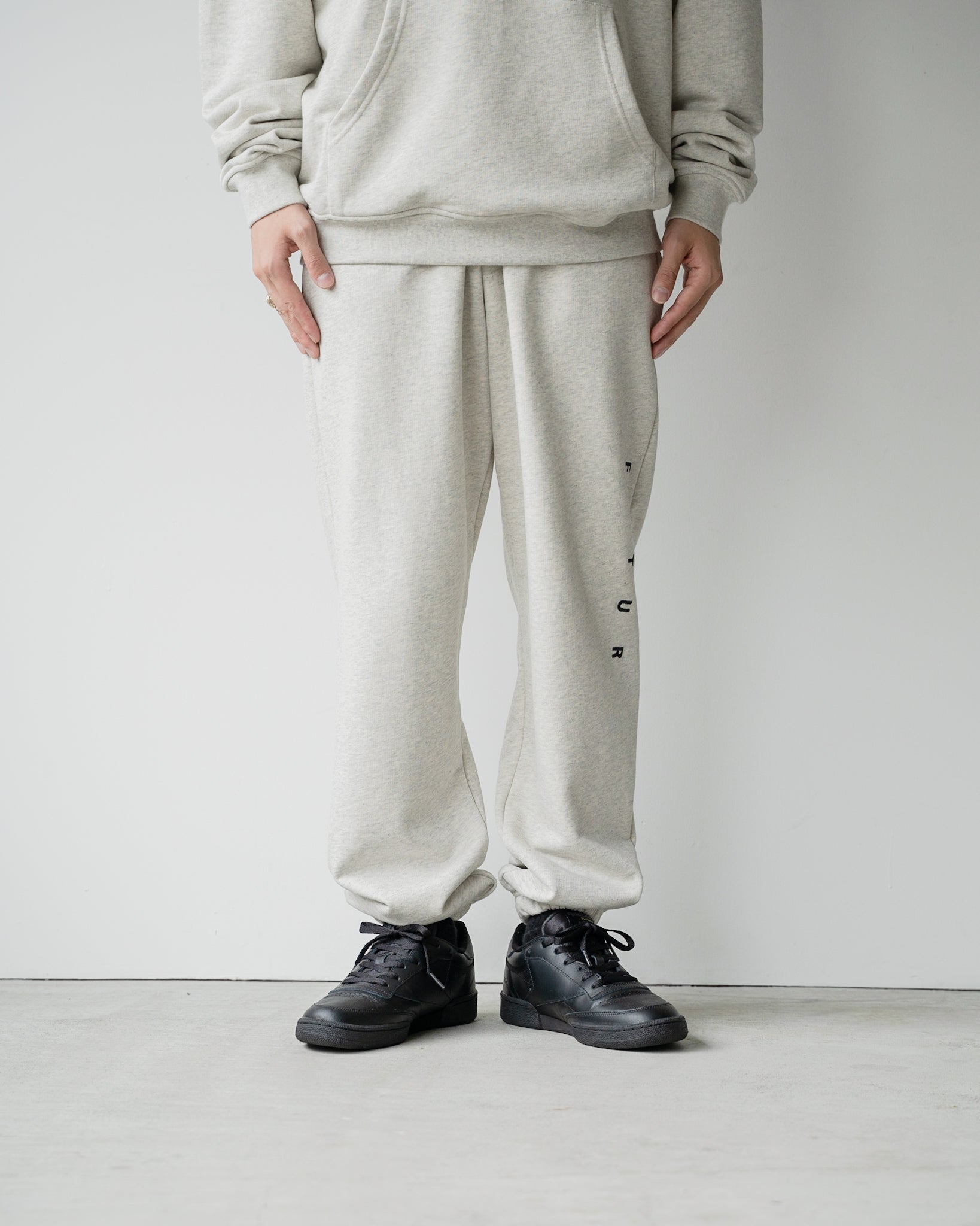 【FUTUR】 CORE LOGO SWEAT PANTS-MELANGE