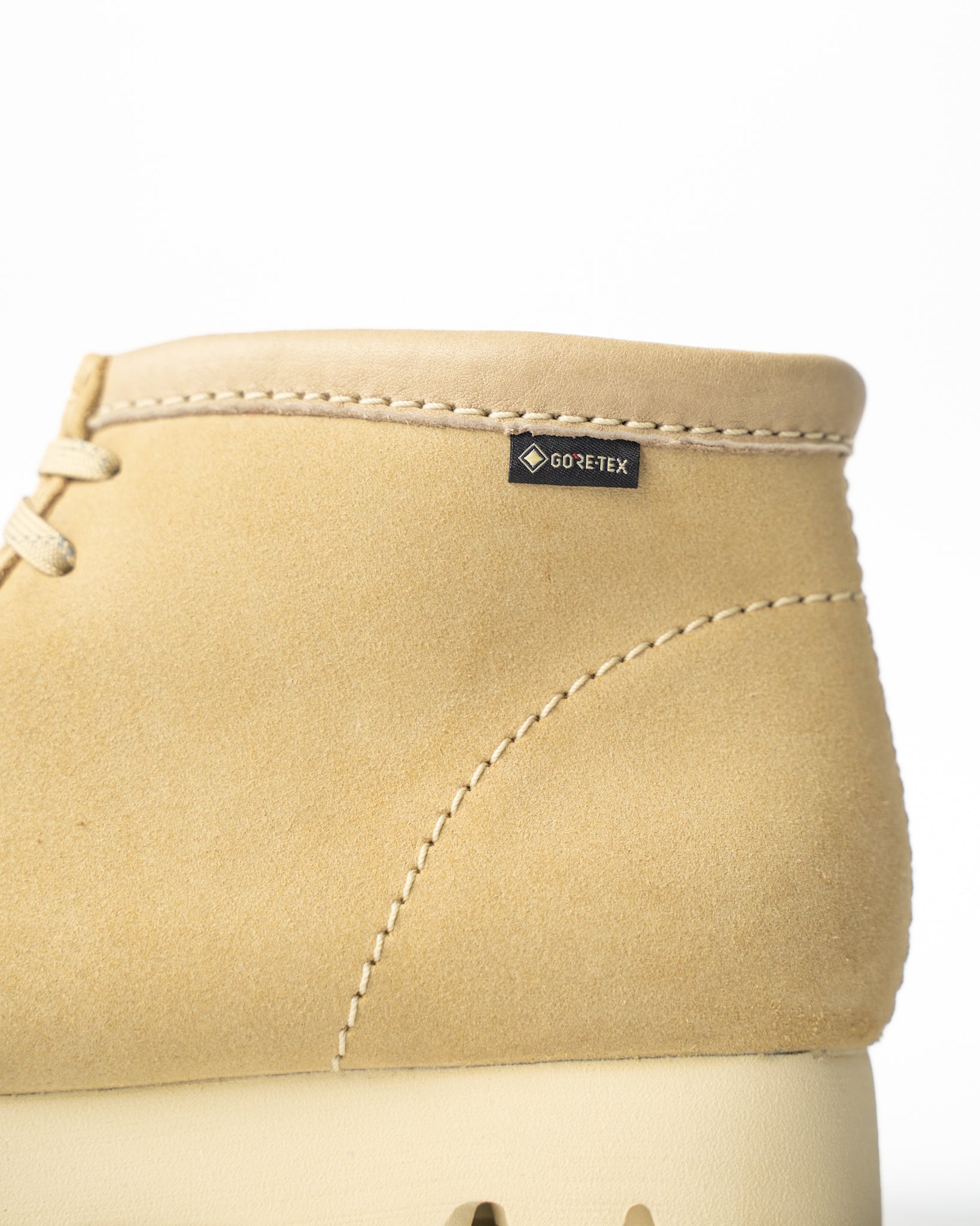 【CLARKS ORIGINALS】WALLABEEBT GTX - MAPLE SUEDE