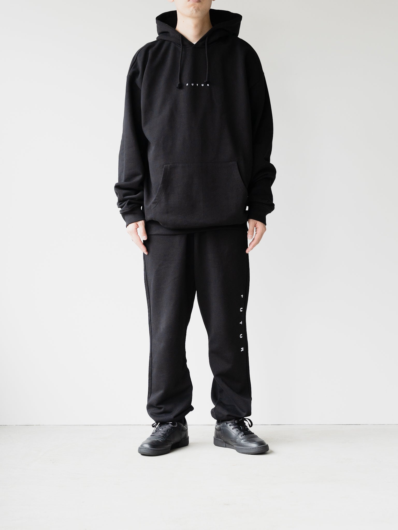 FUTUR】CORE LOGO HOODIE - BLACK – pan-kanazawa